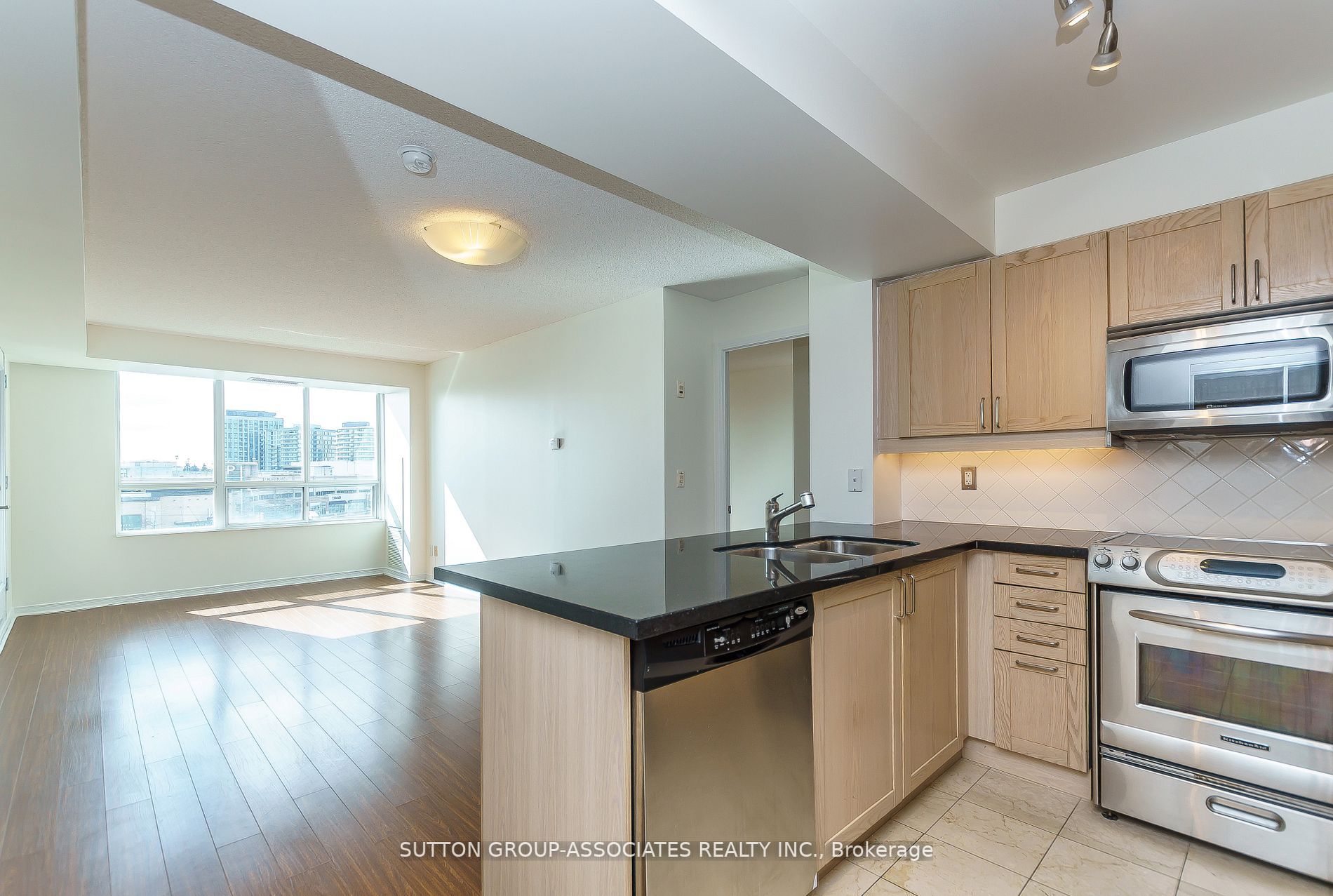 205 The Donway W, #506