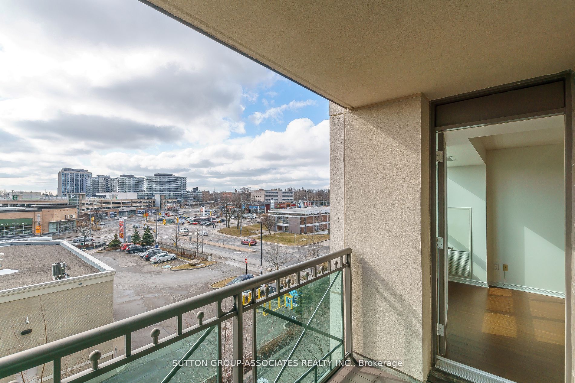 205 The Donway W, #506