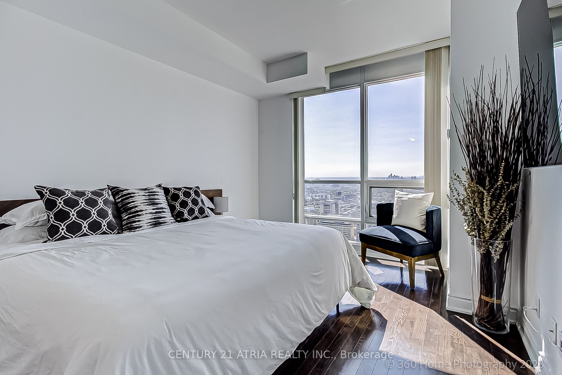 761 Bay St, #4311