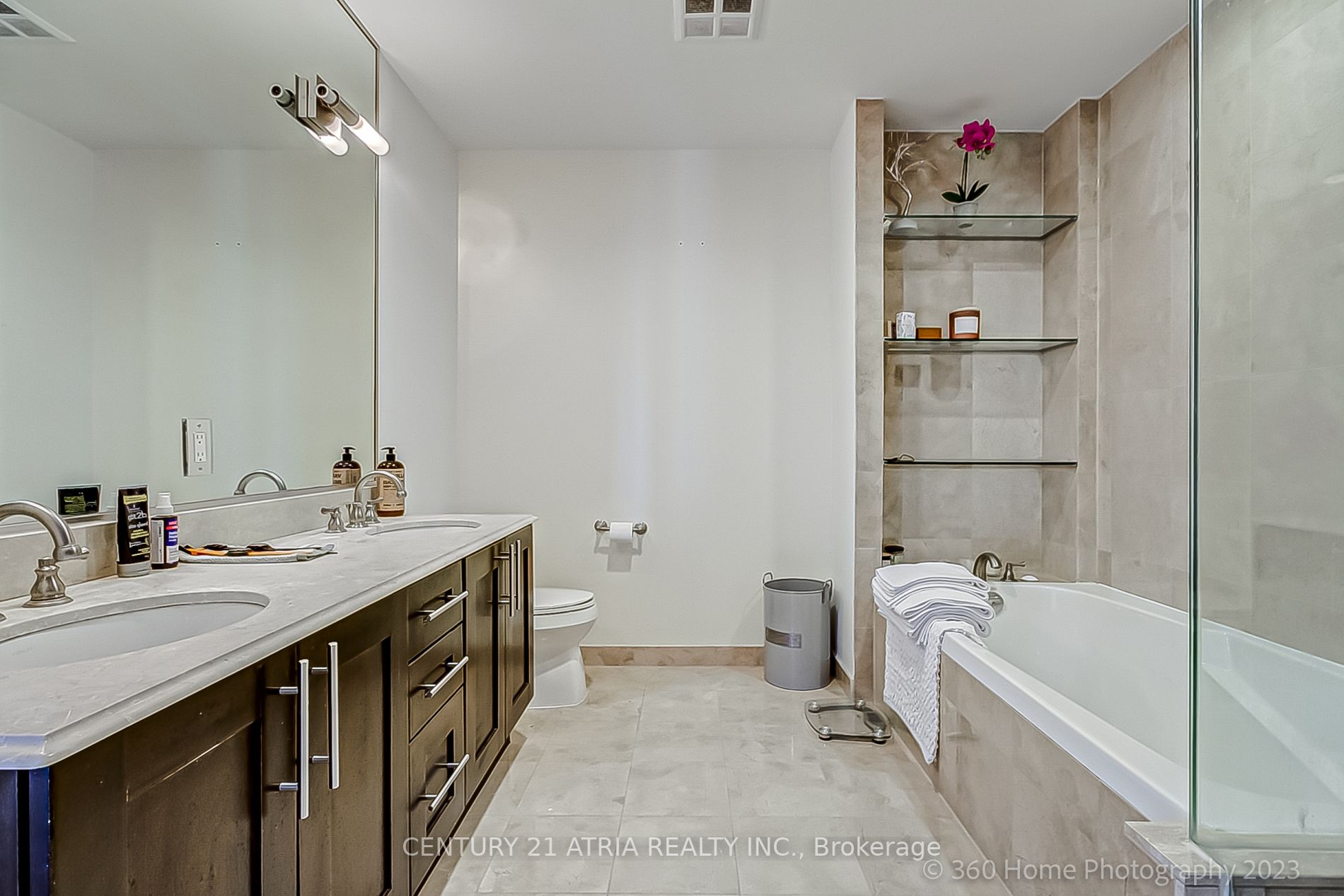761 Bay St, #4311