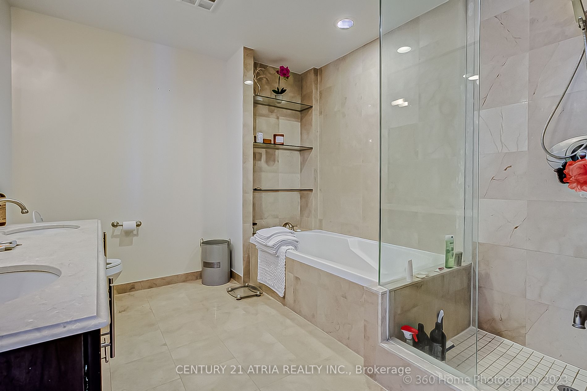 761 Bay St, #4311