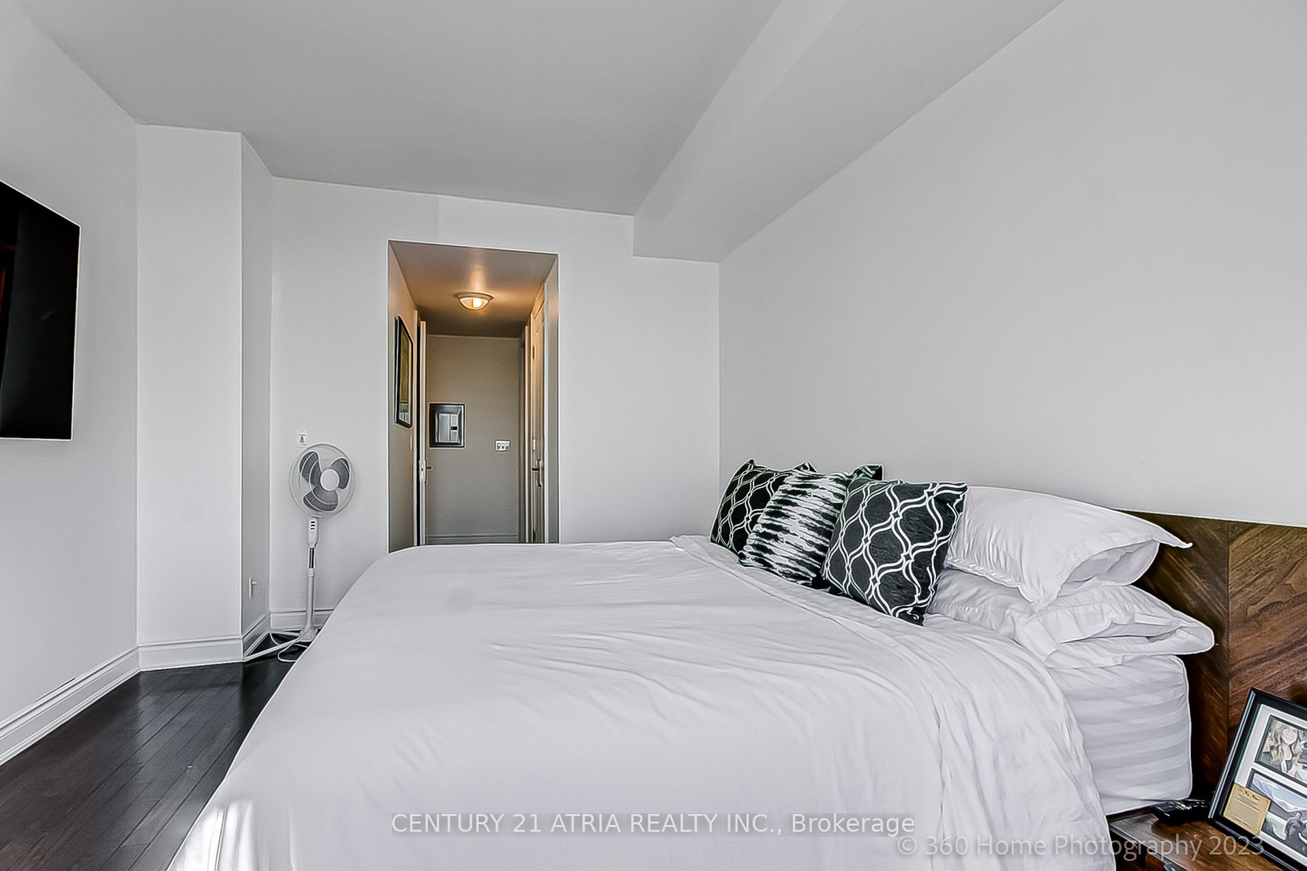 761 Bay St, #4311