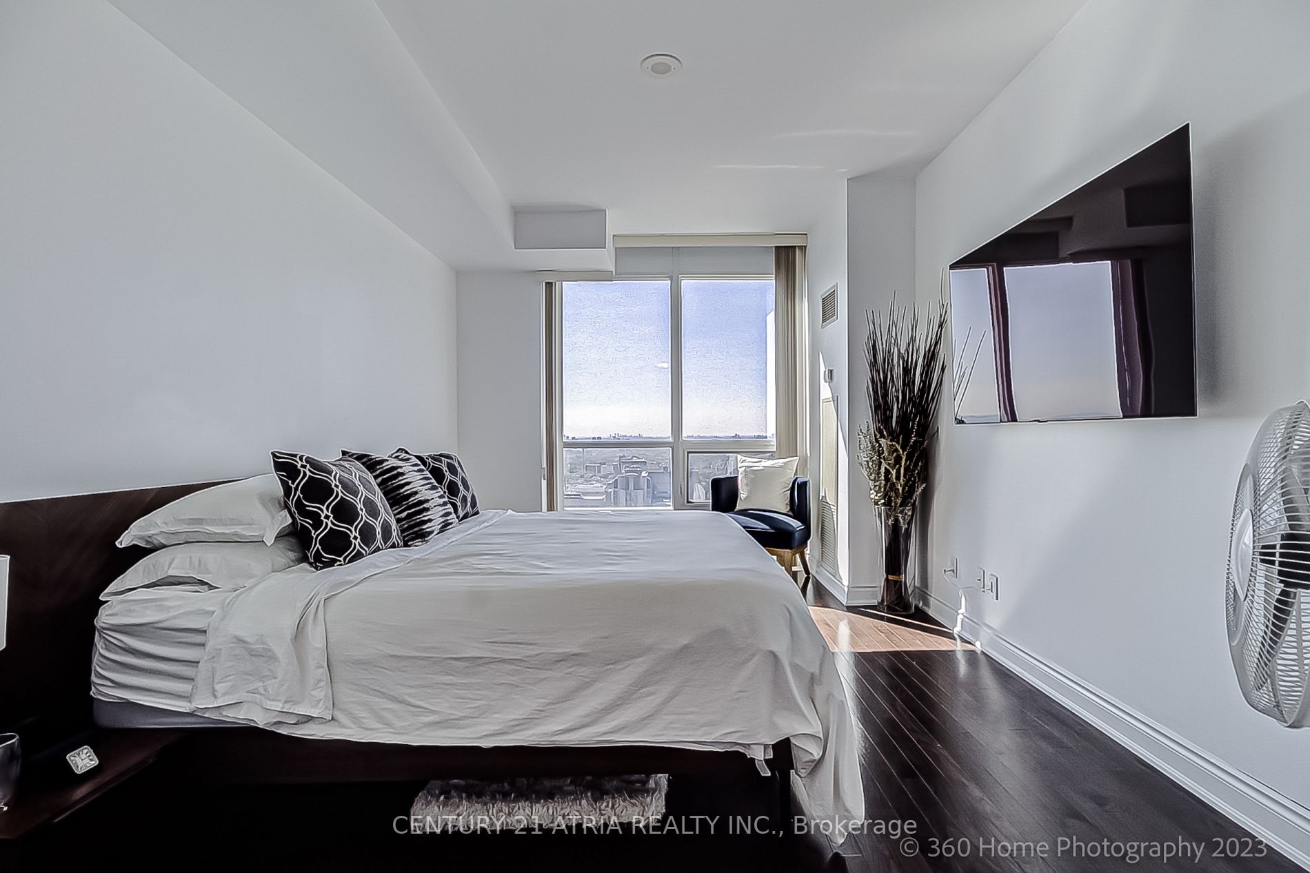 761 Bay St, #4311