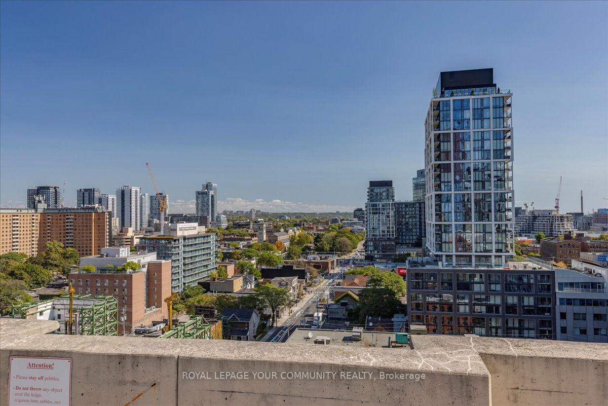 323 Richmond St E, #819