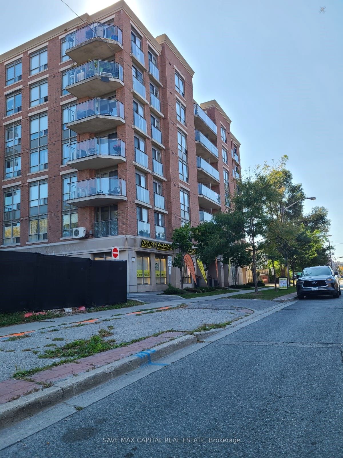 801 Sheppard Ave, #202