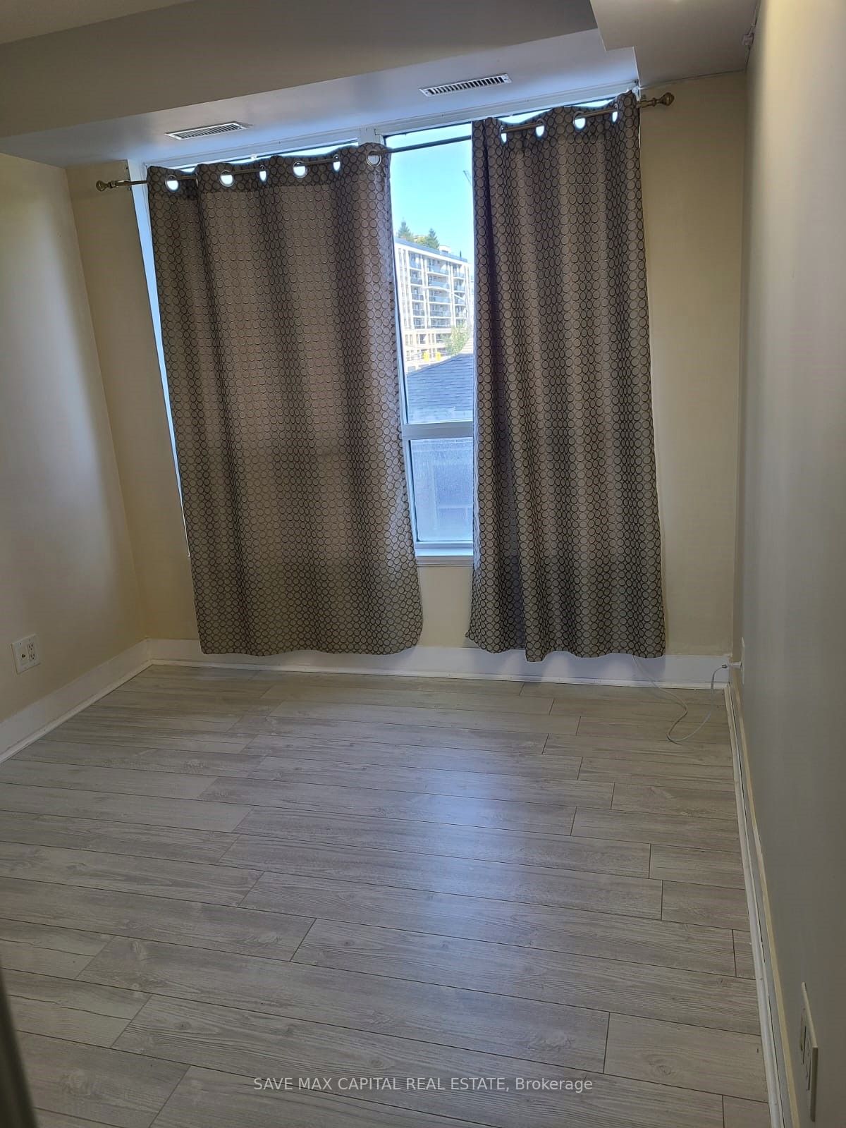 801 Sheppard Ave, #202