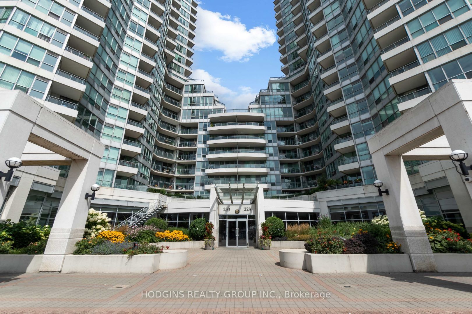 230 Queens Quay W, #1518