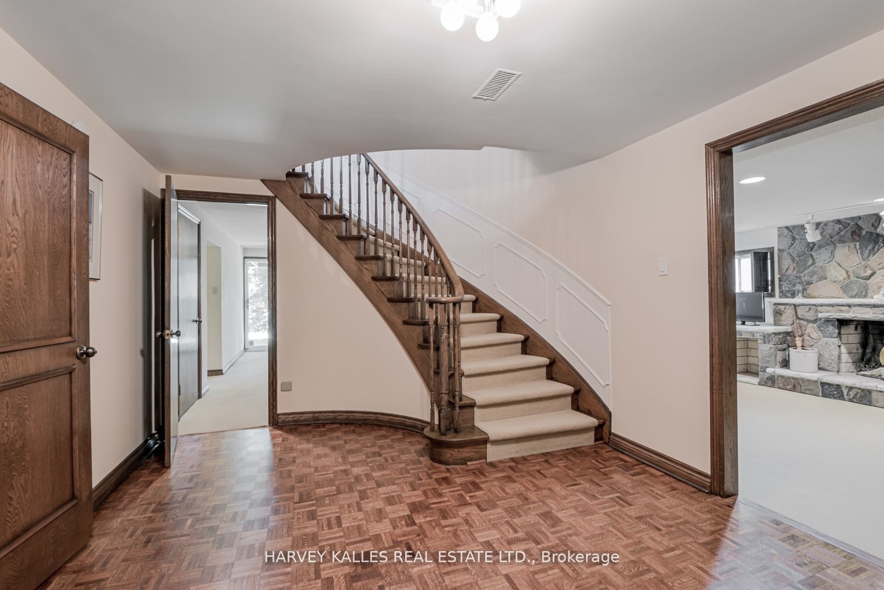 16 Bobwhite Cres
