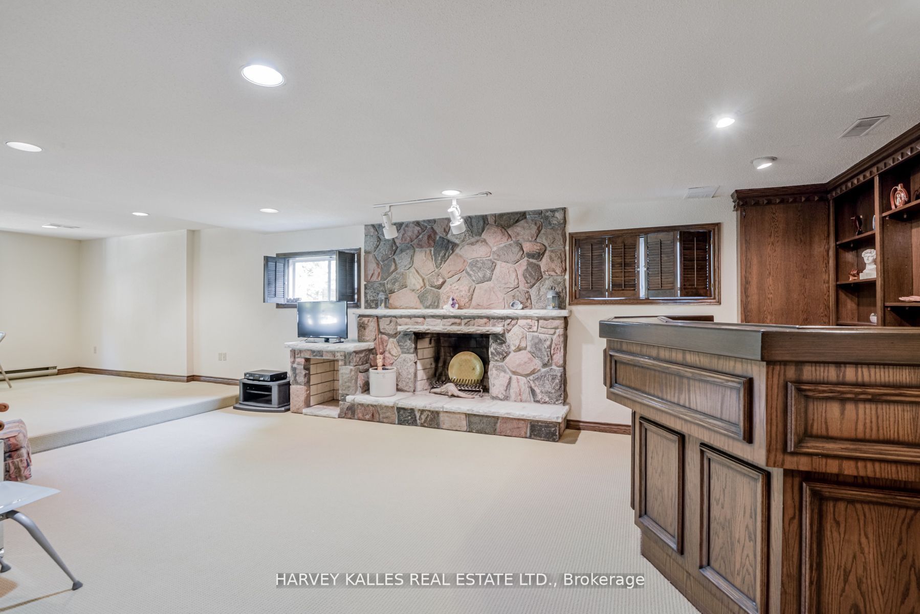 16 Bobwhite Cres