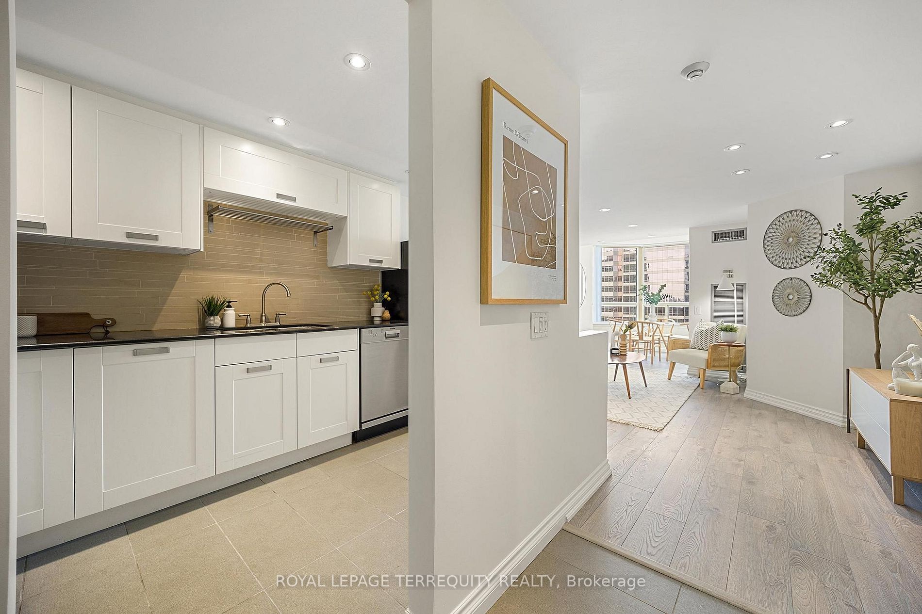 7 Bishop Ave, #1515