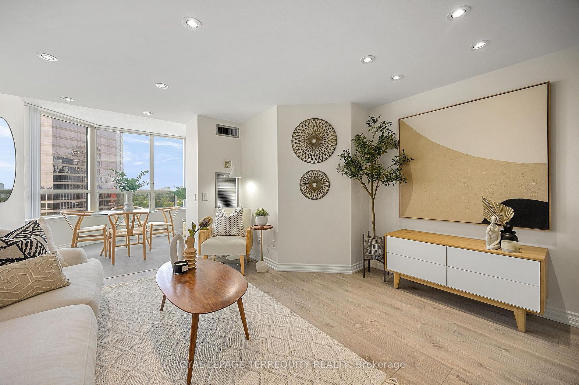 7 Bishop Ave, #1515