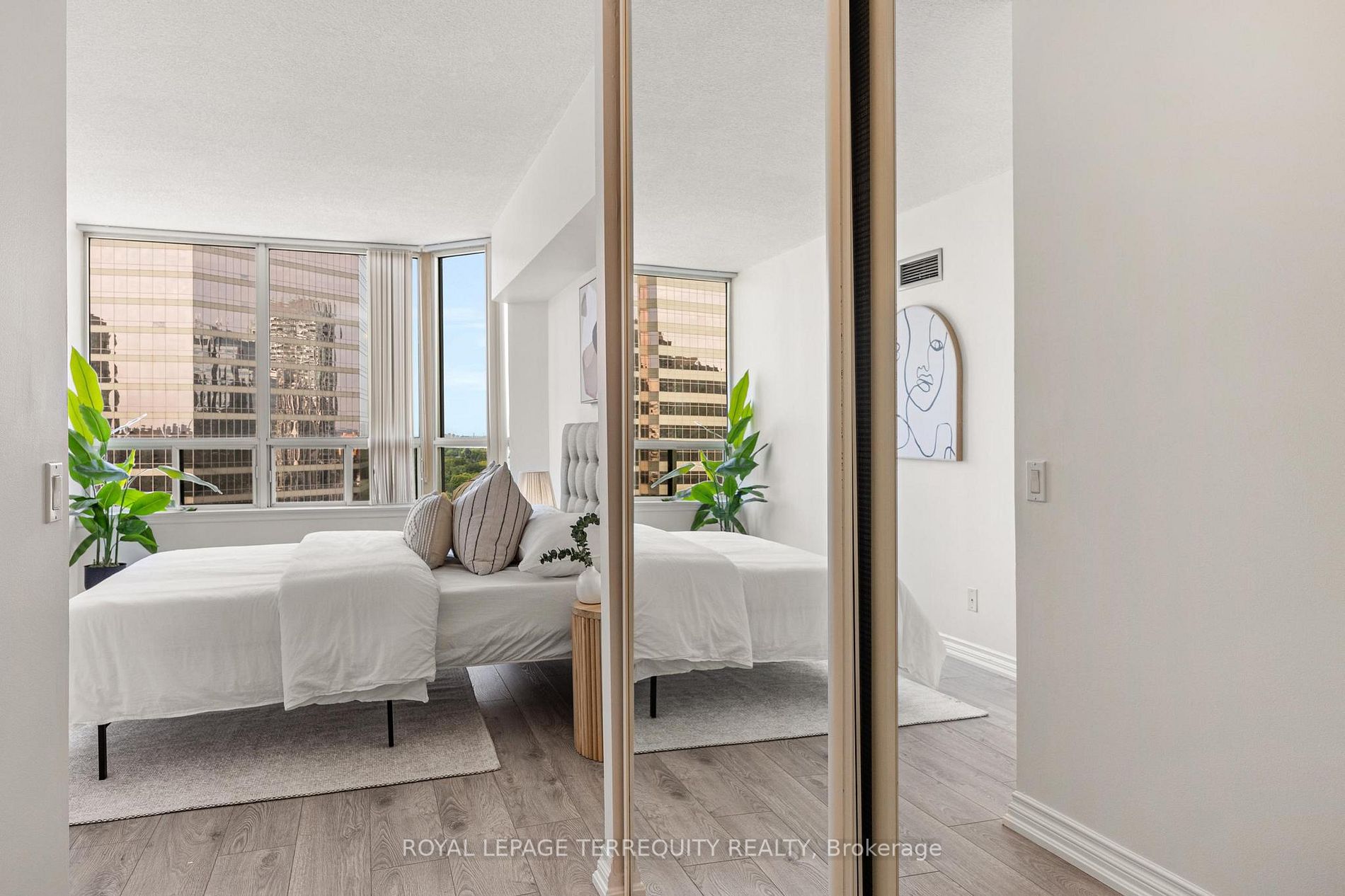 7 Bishop Ave, #1515