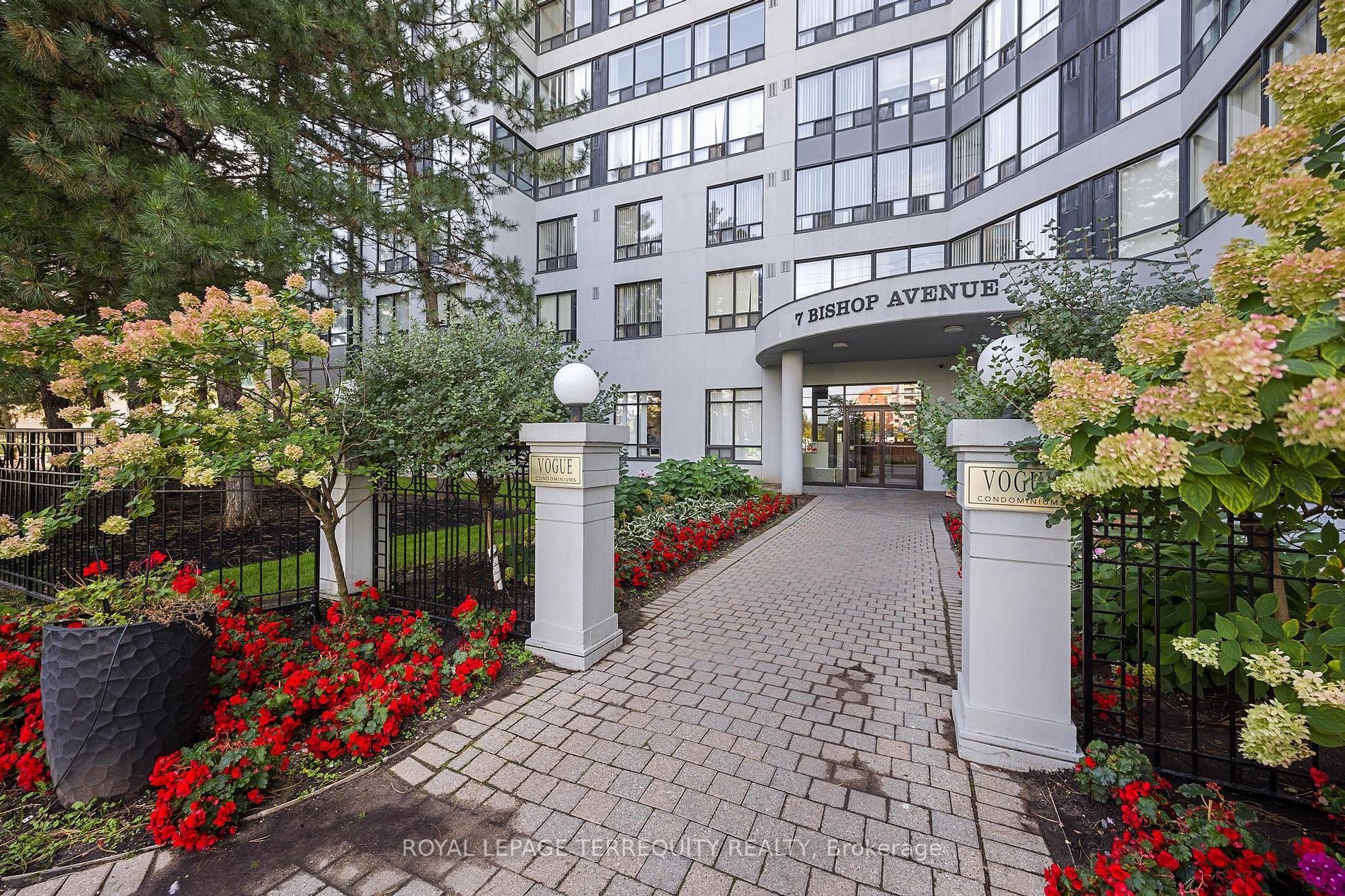 7 Bishop Ave, #1515