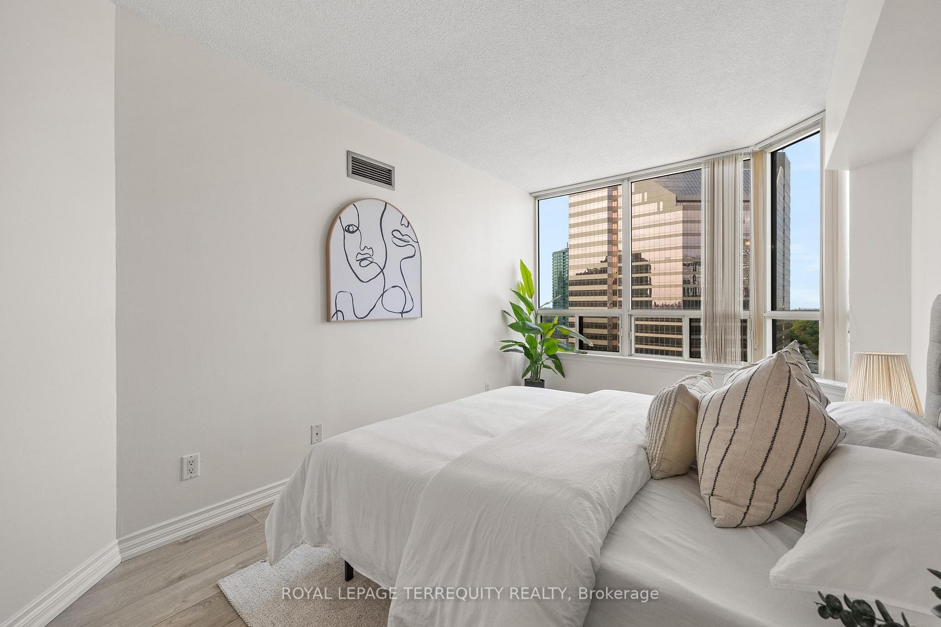 7 Bishop Ave, #1515