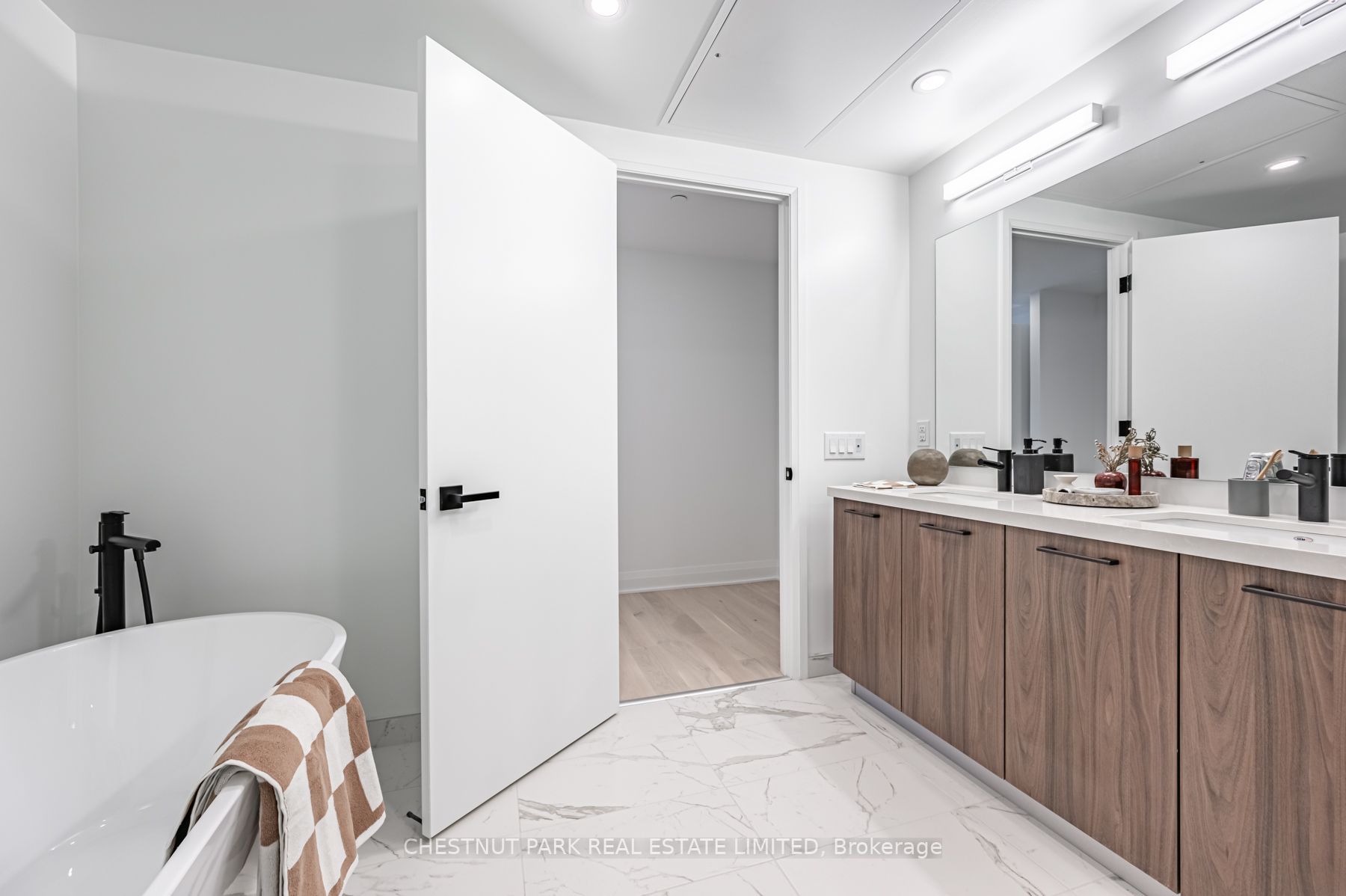 33 Frederick Todd Way, #1205