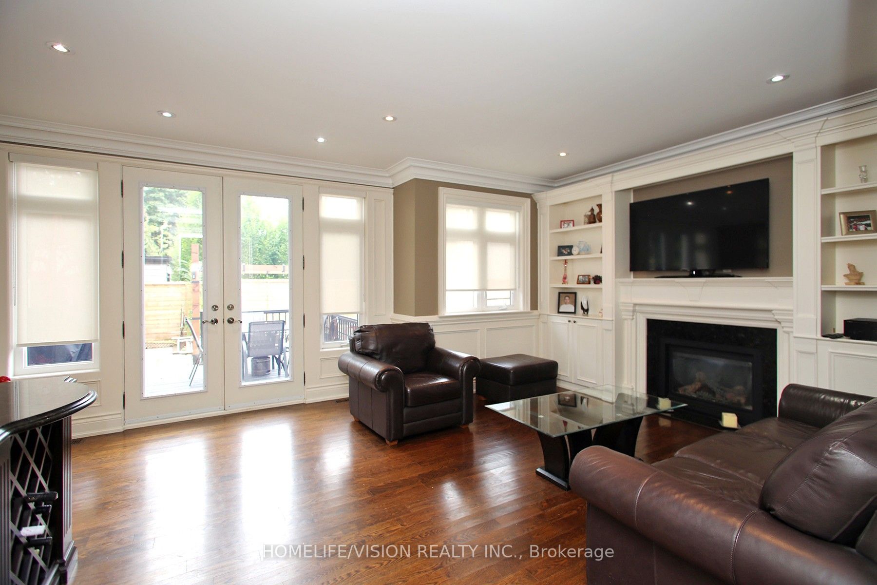 292 Laird Dr
