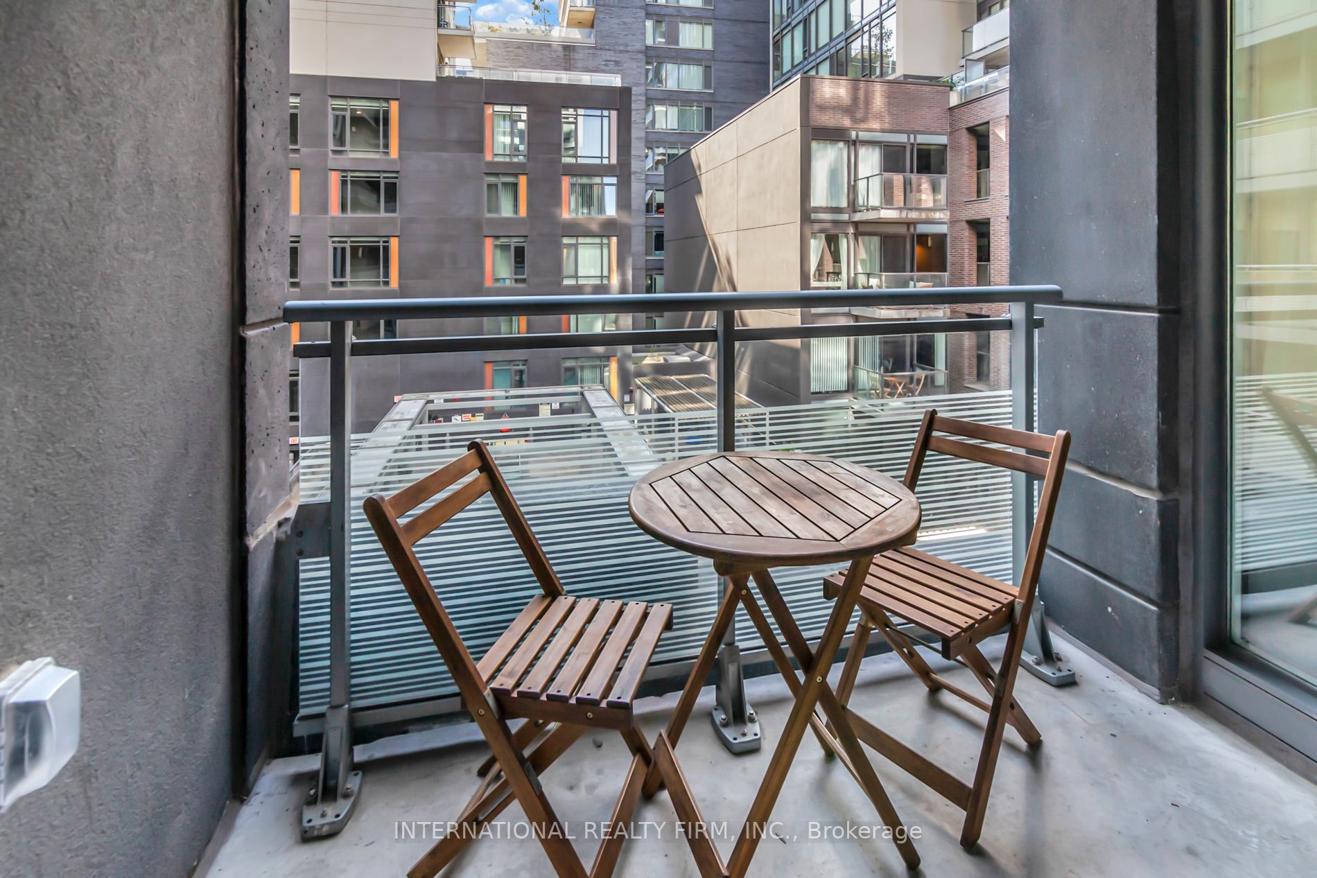 525 Adelaide St, #603