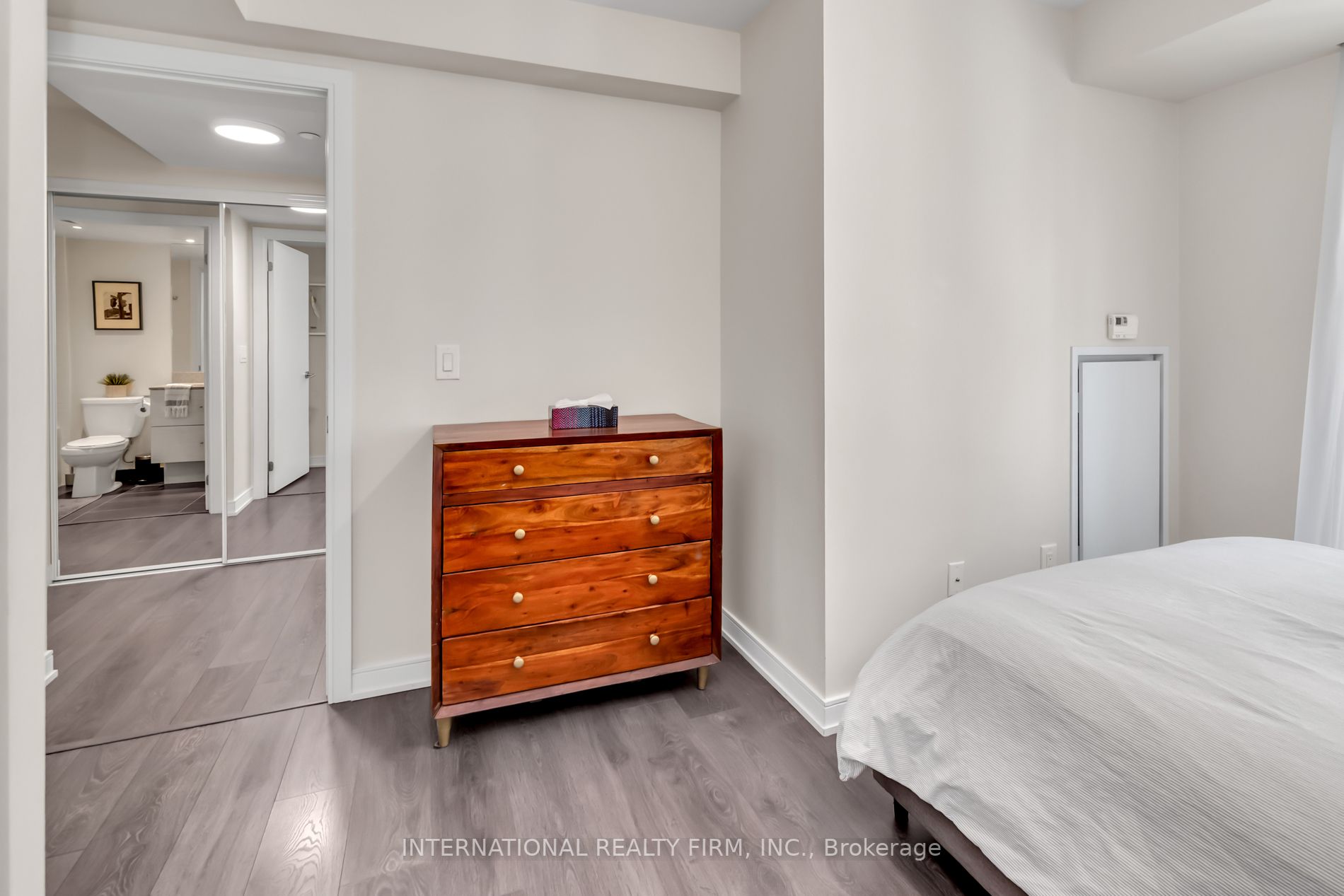 525 Adelaide St, #603