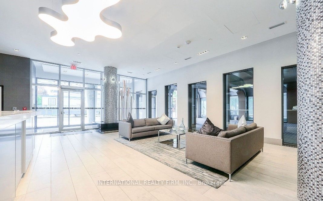 525 Adelaide St, #603