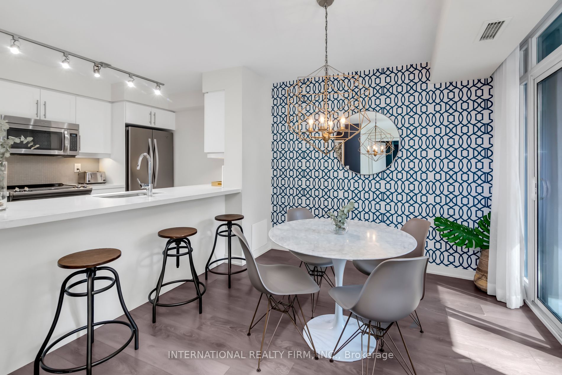 525 Adelaide St, #603