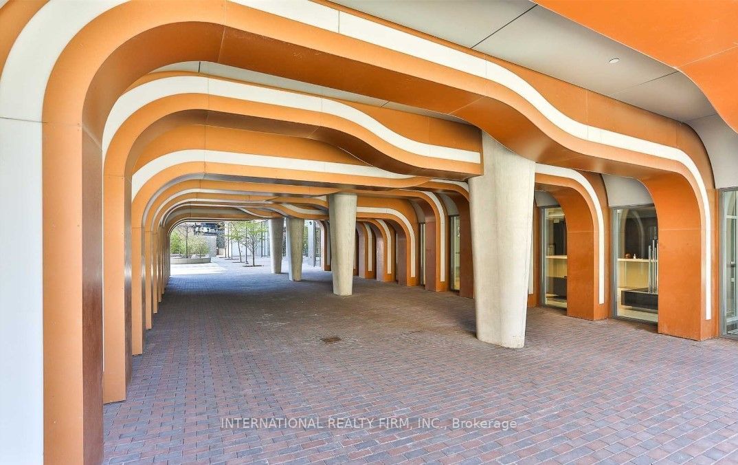 525 Adelaide St, #603
