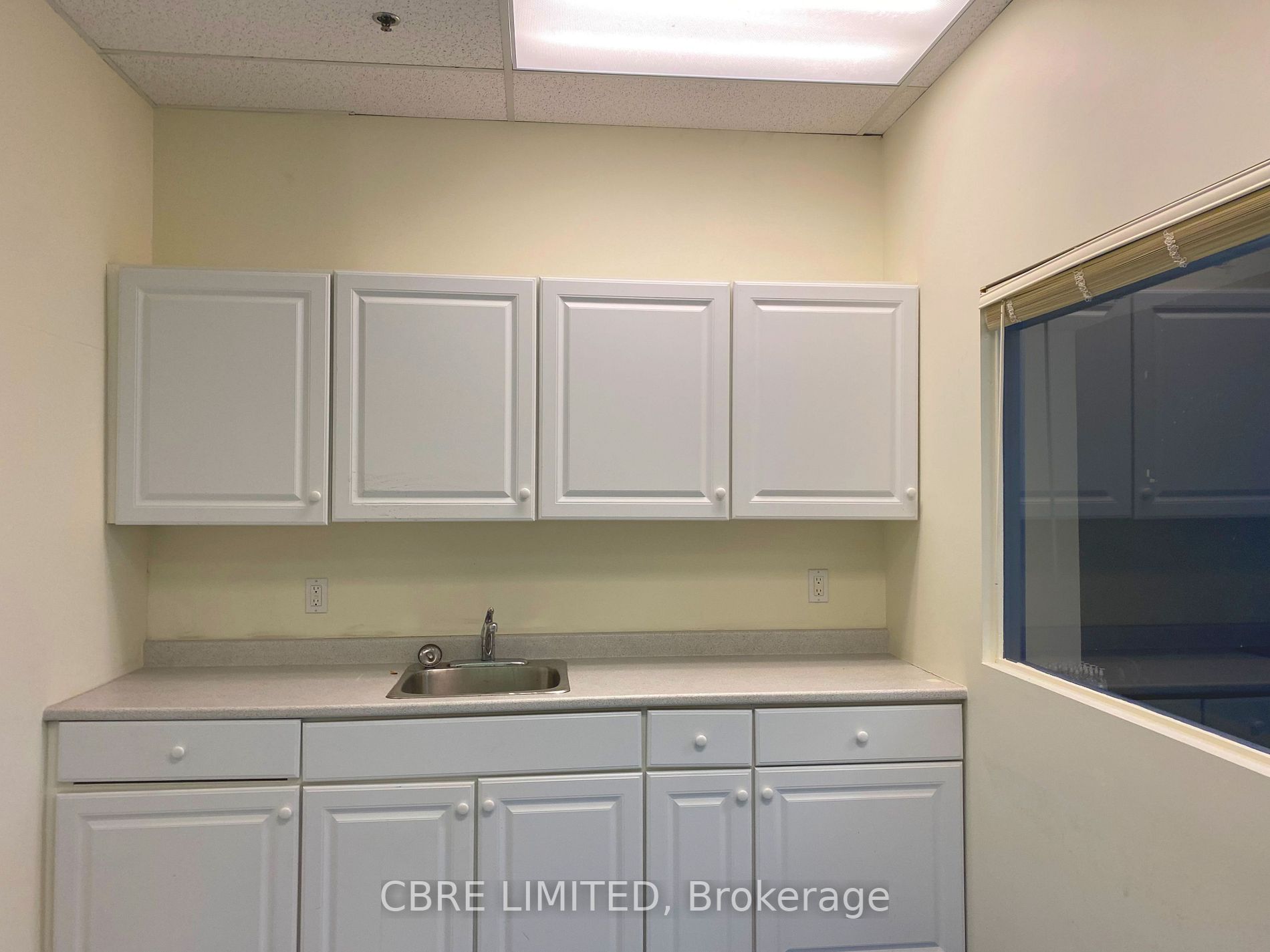 300 York Mills Rd, #209