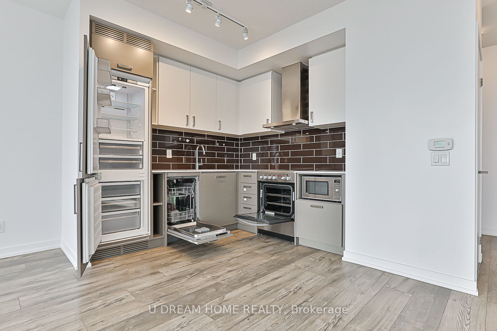 125 Redpath Ave, #Ph111