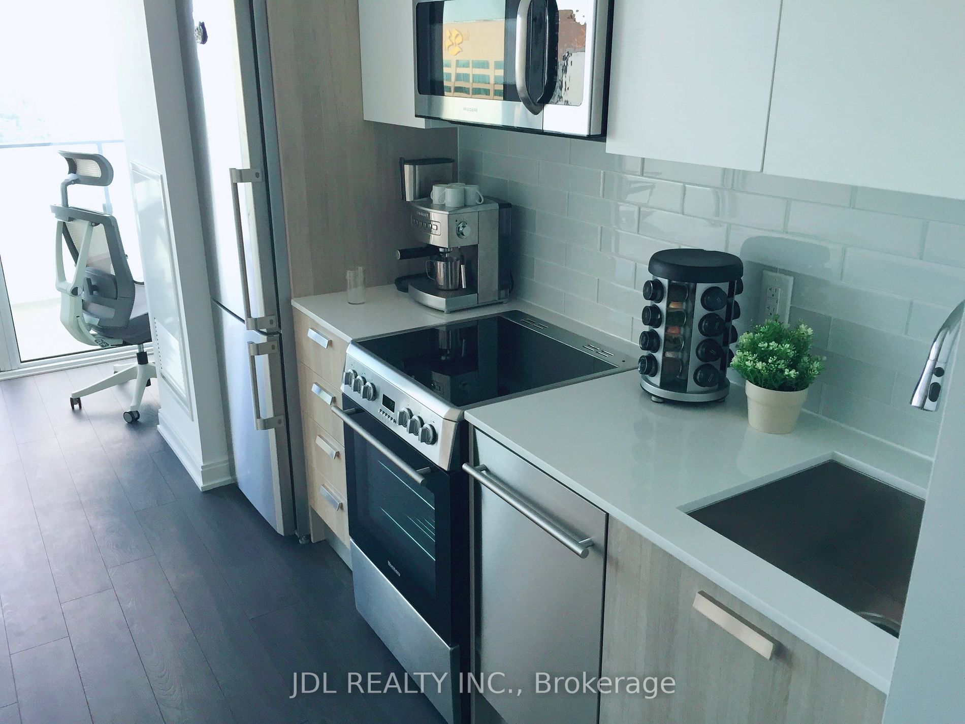 42 Charles St E, #4107