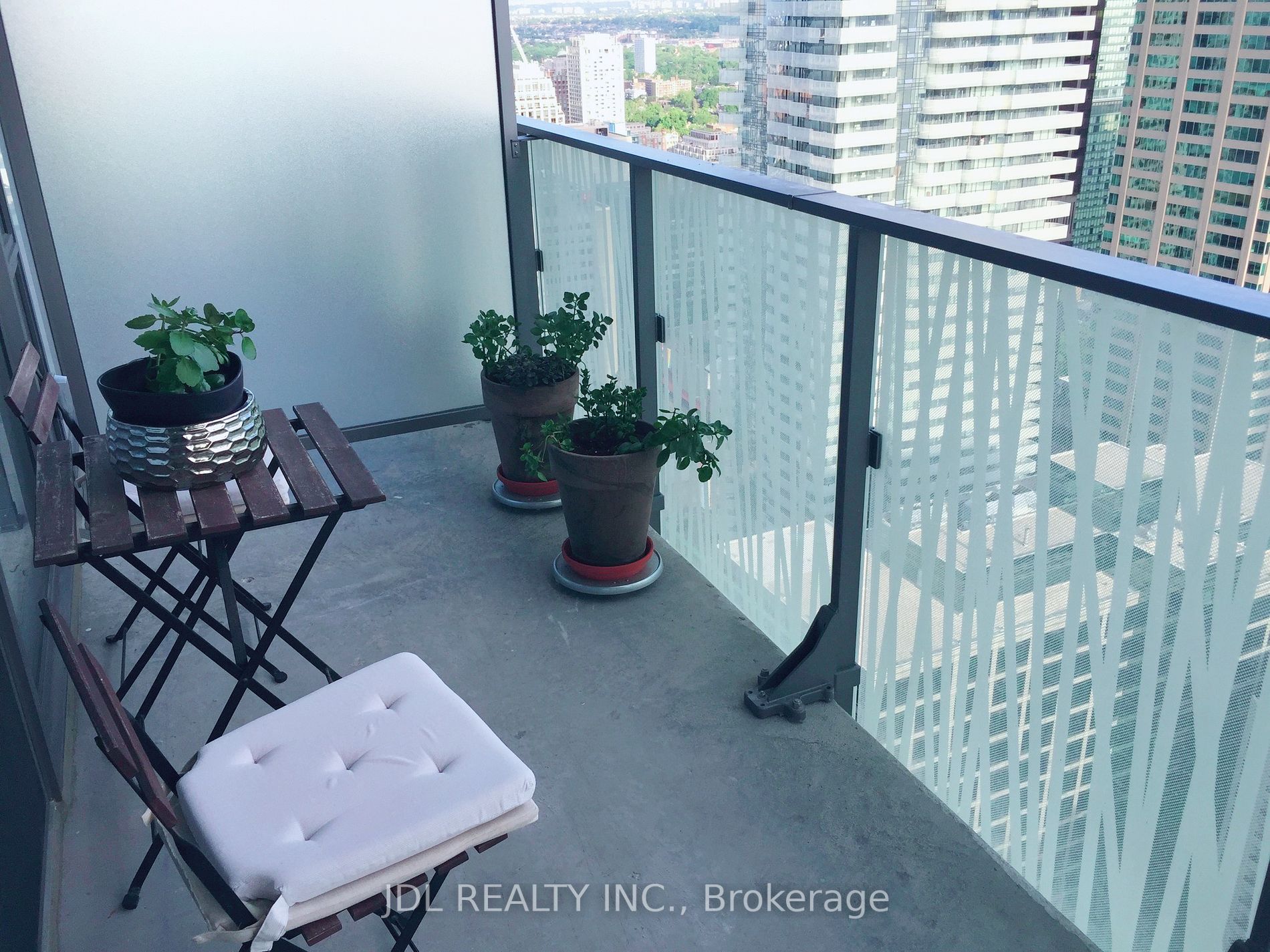 42 Charles St E, #4107