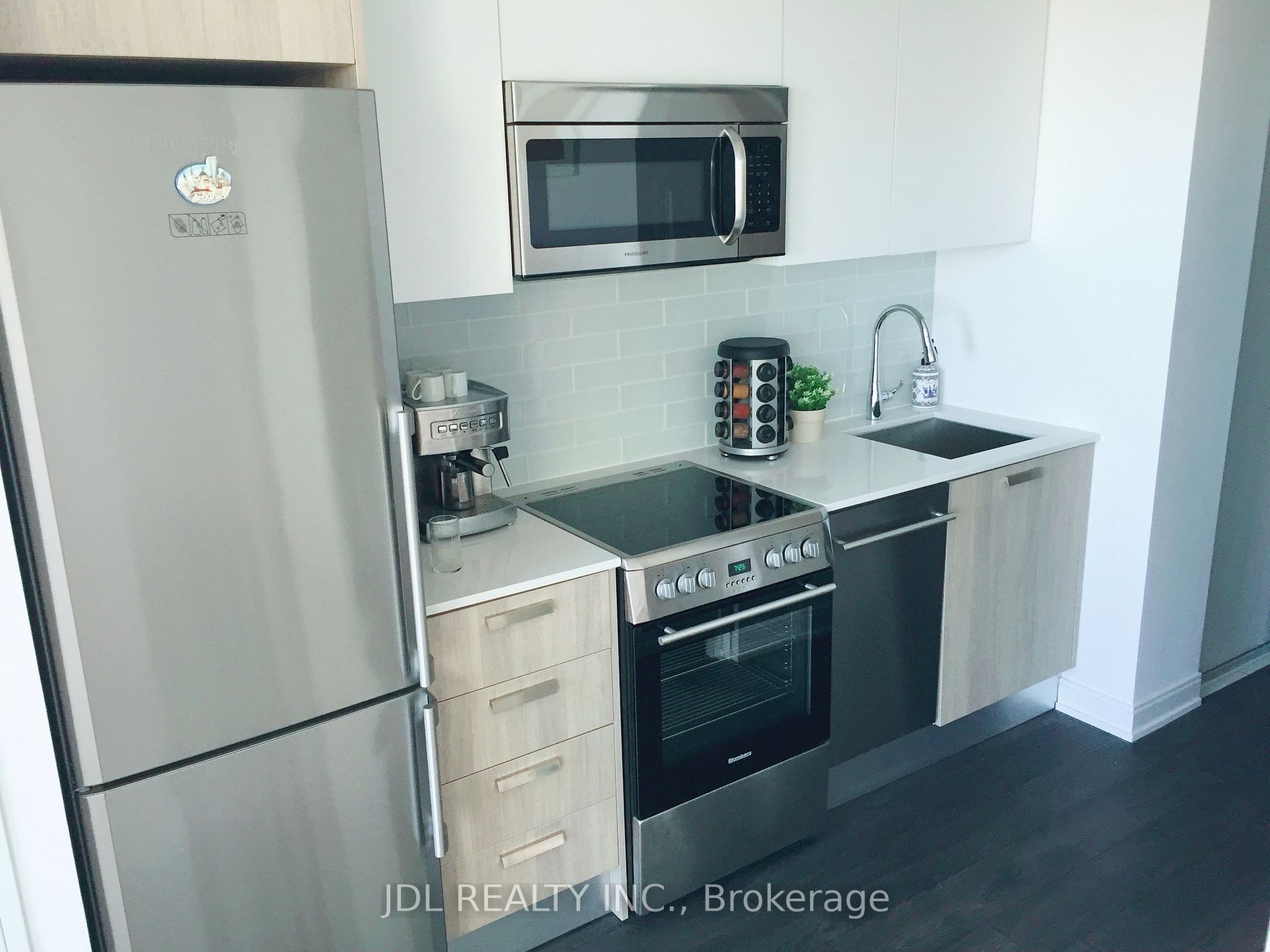 42 Charles St E, #4107