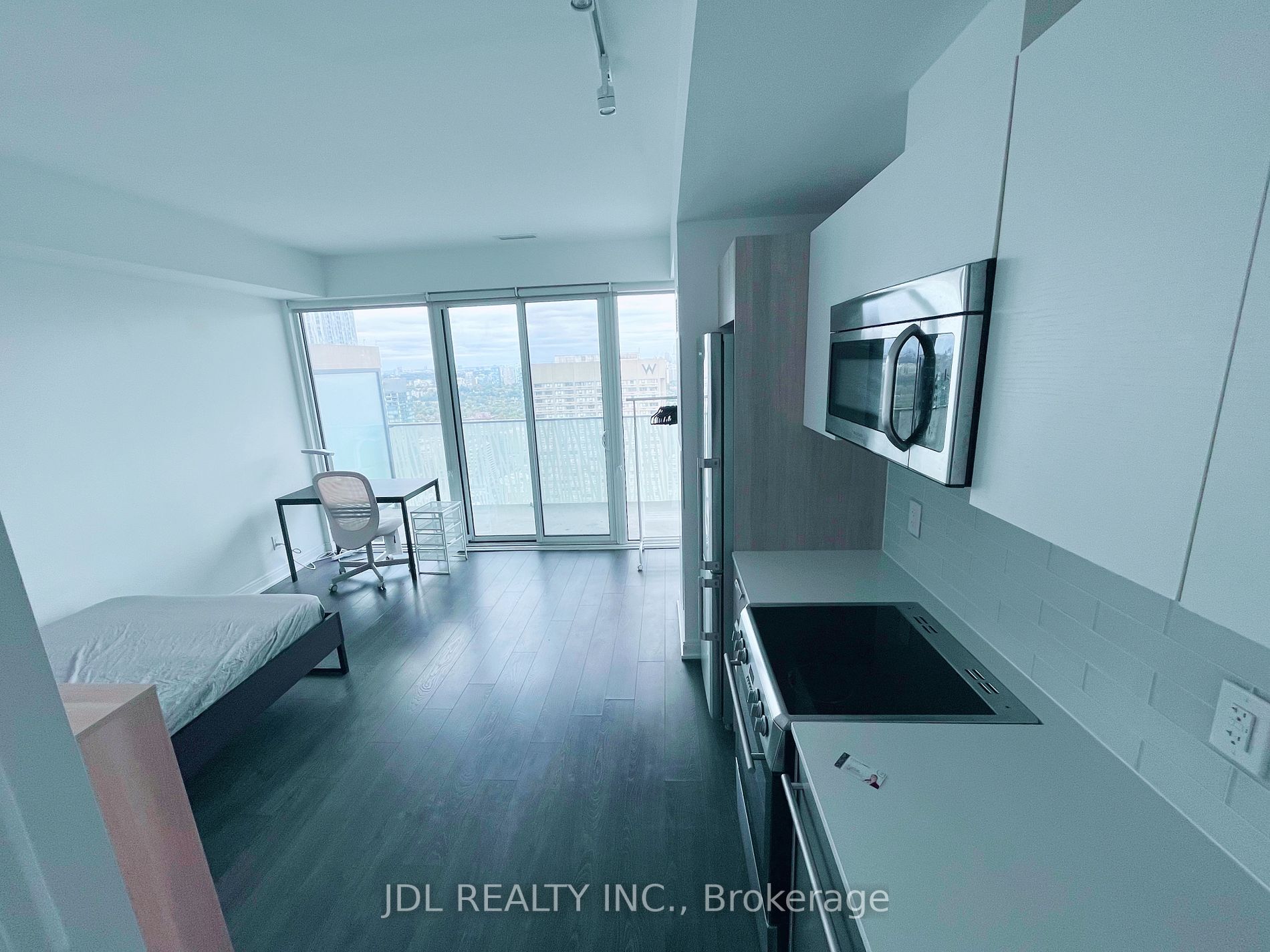 42 Charles St E, #4107