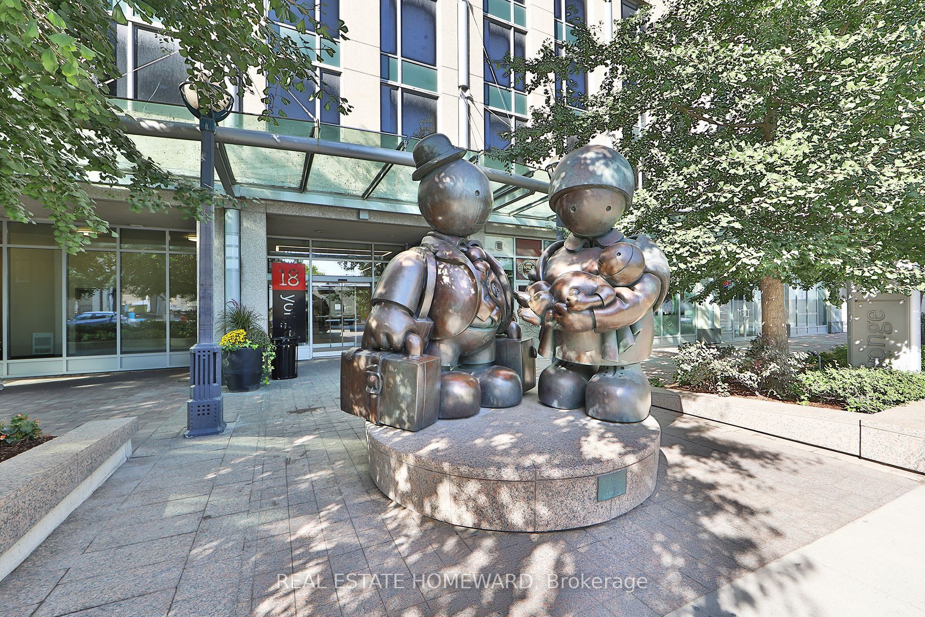 18 Yonge St, #1206