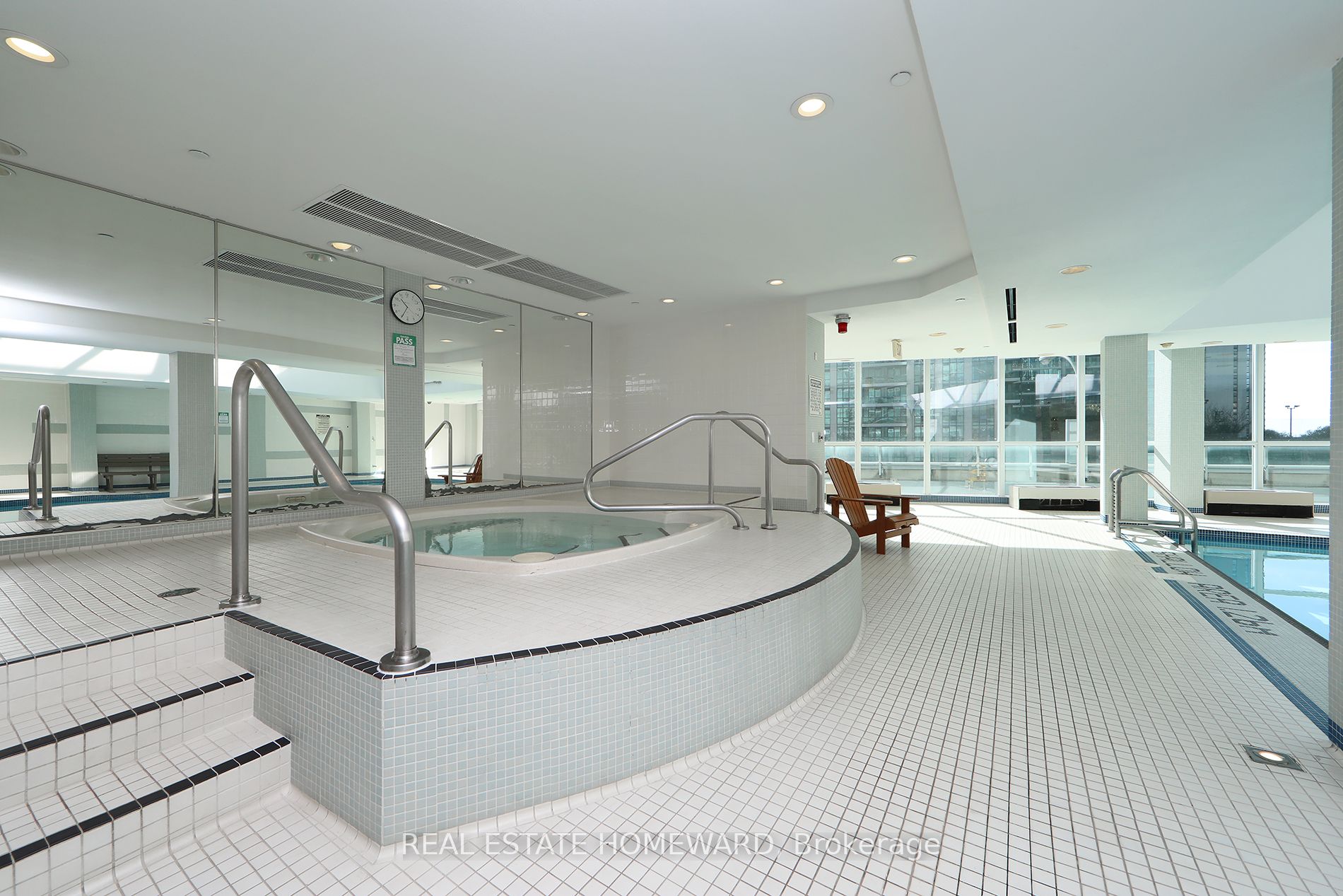 18 Yonge St, #1206
