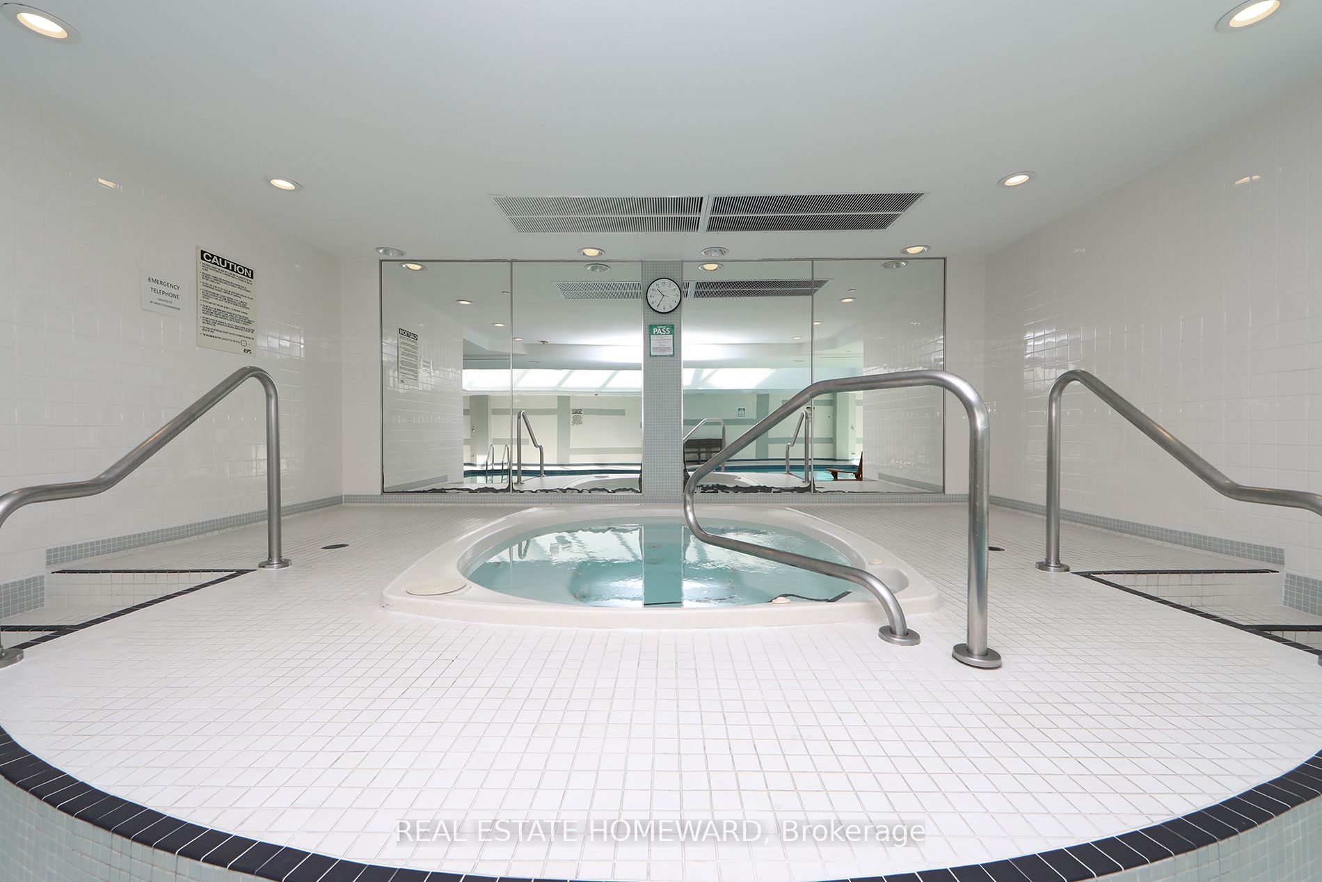 18 Yonge St, #1206