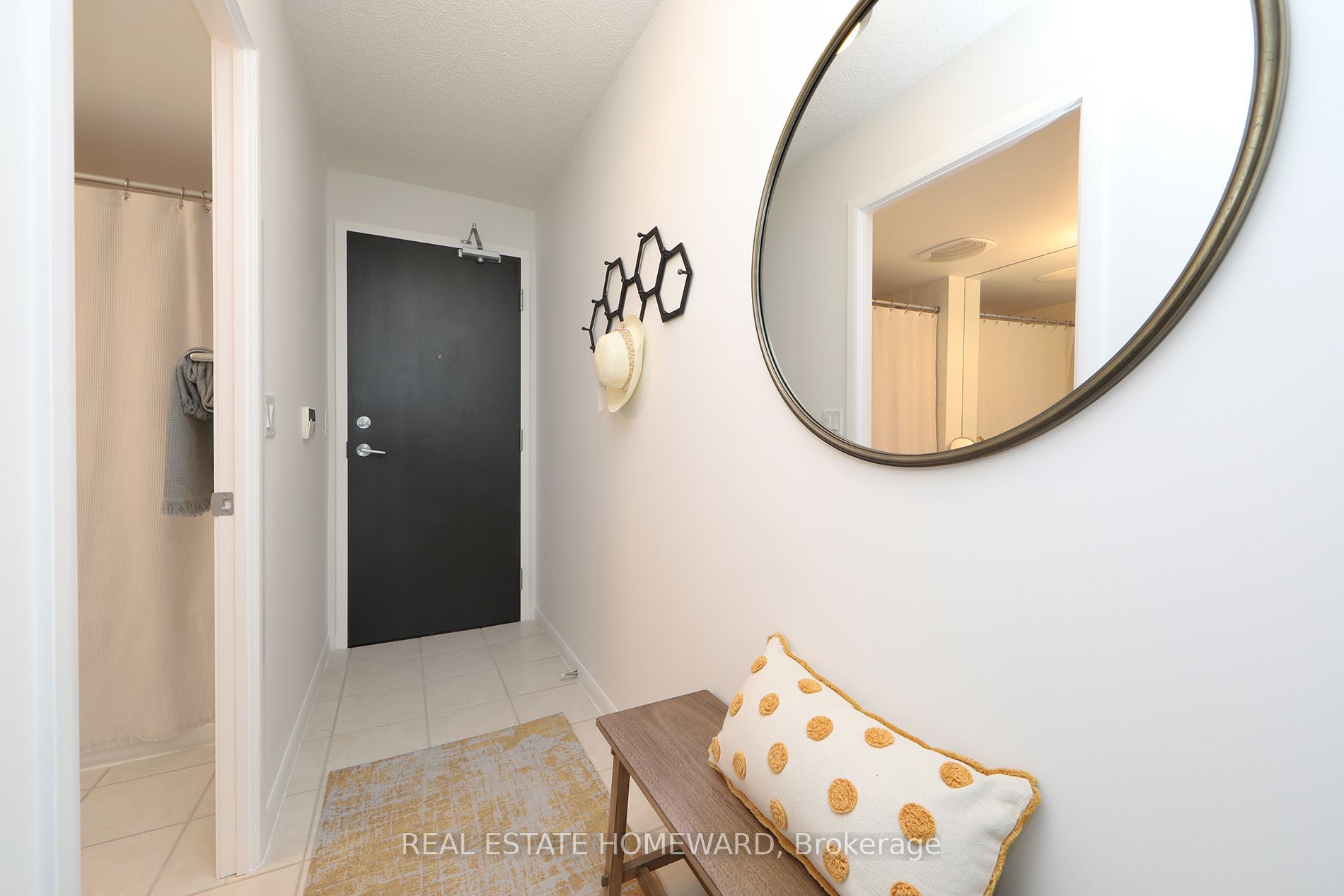 18 Yonge St, #1206