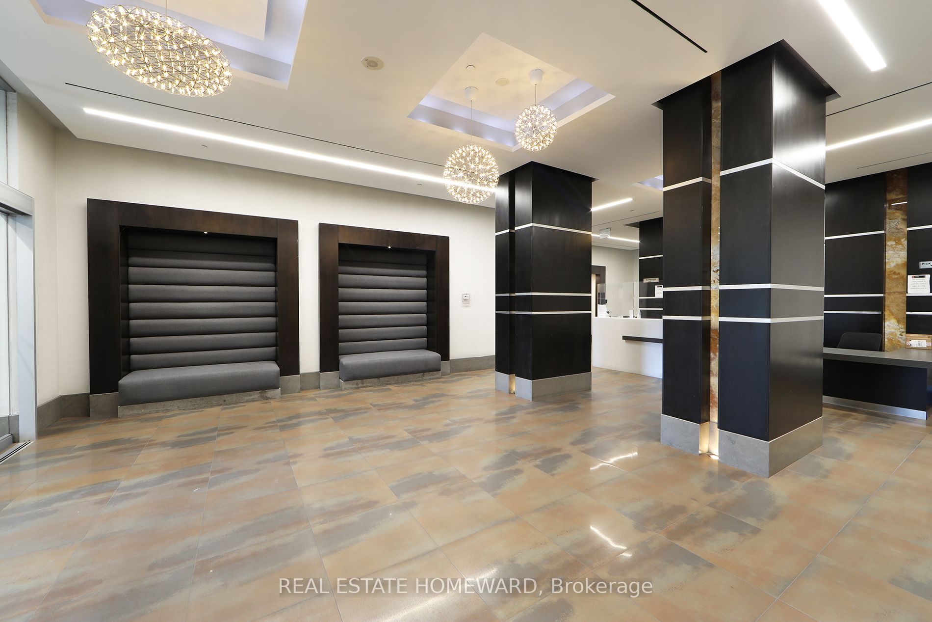 18 Yonge St, #1206