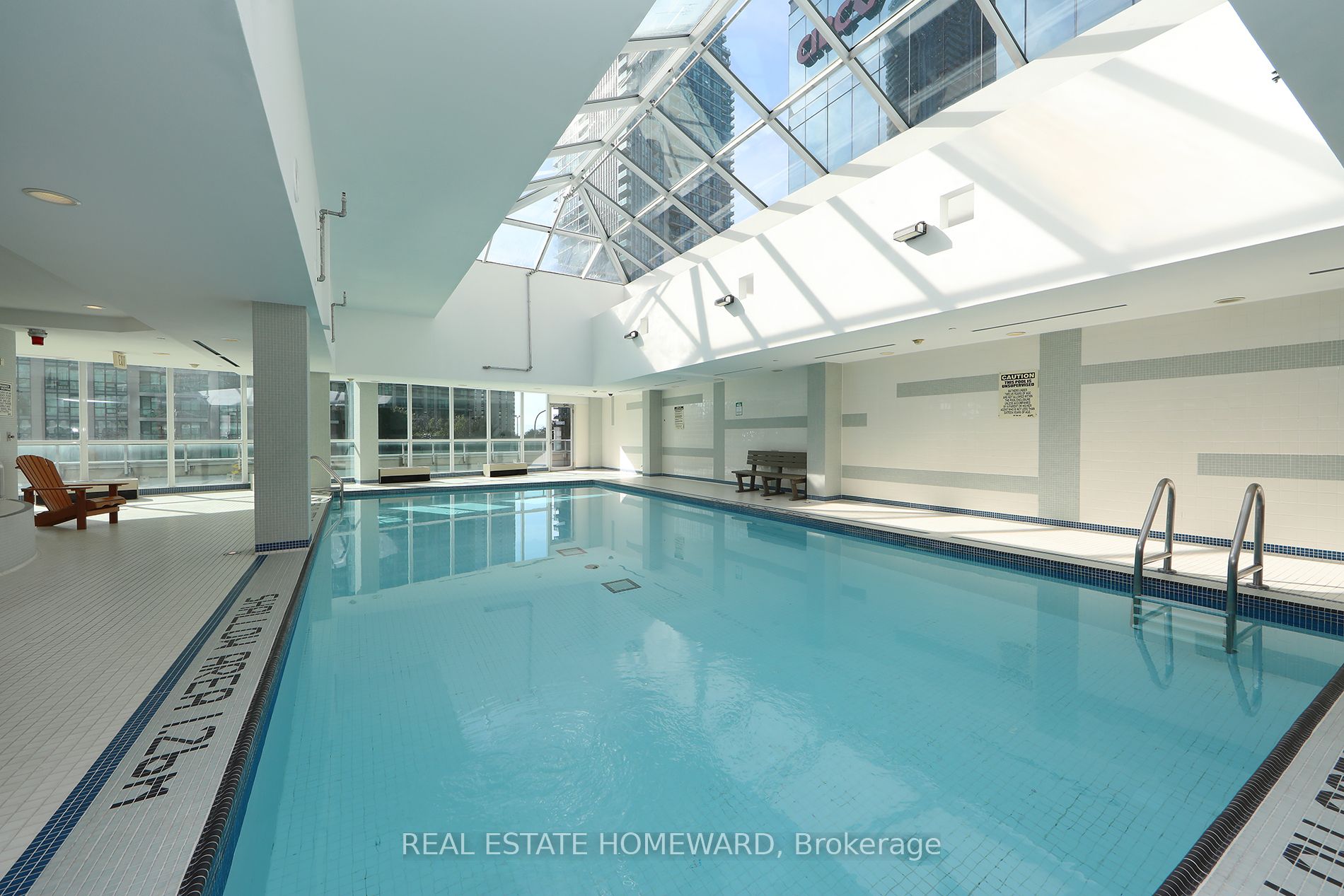 18 Yonge St, #1206
