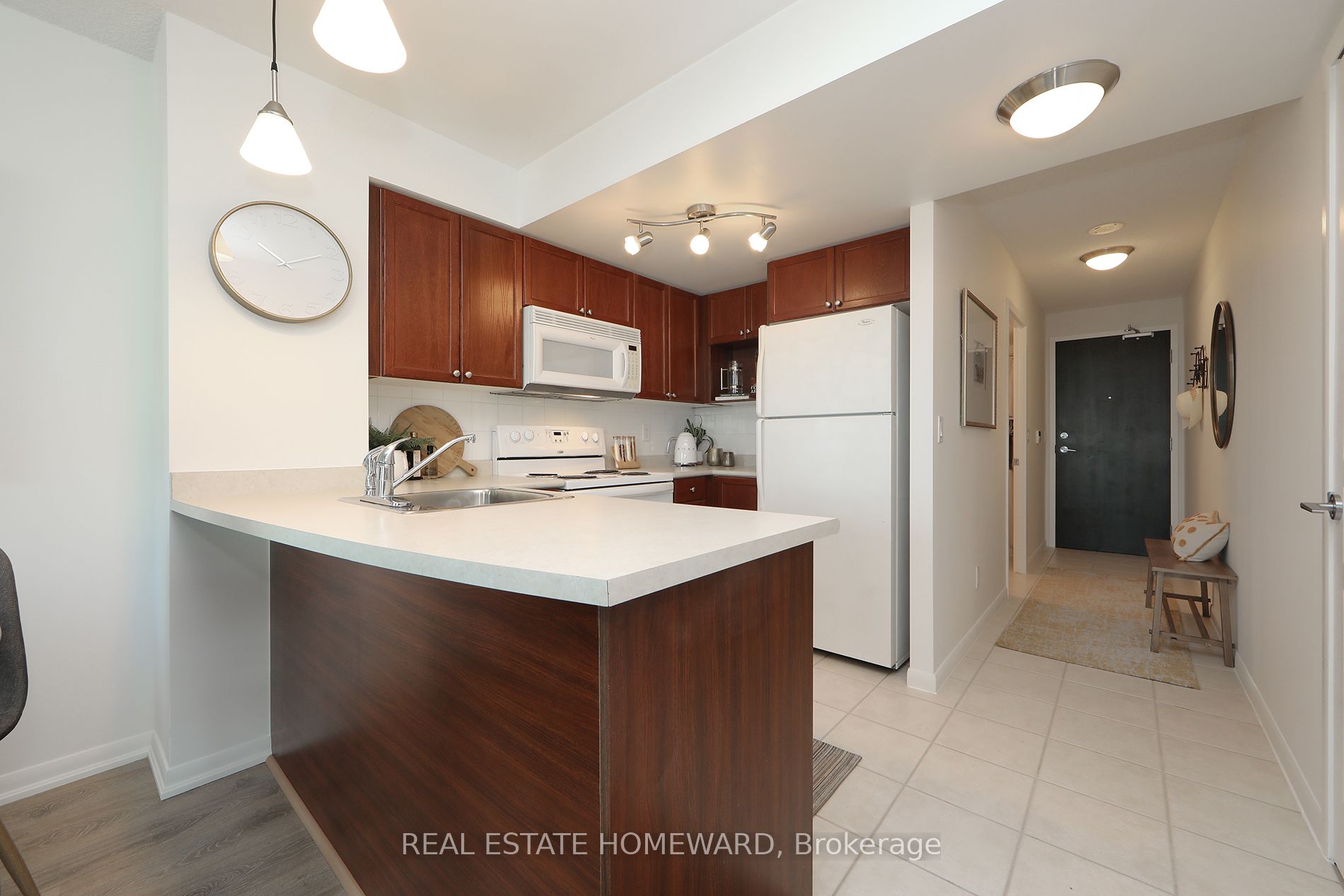 18 Yonge St, #1206