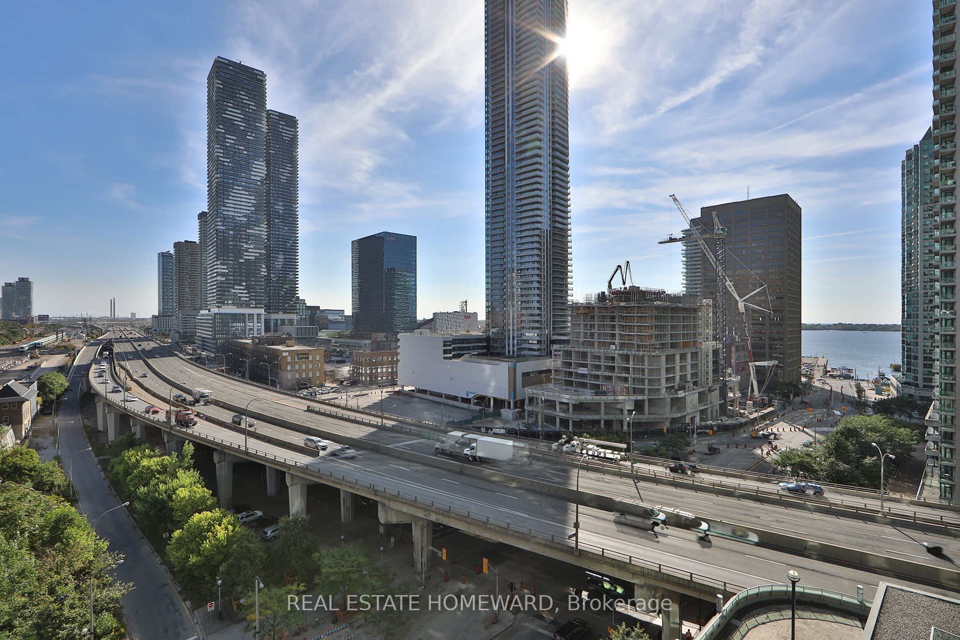 18 Yonge St, #1206