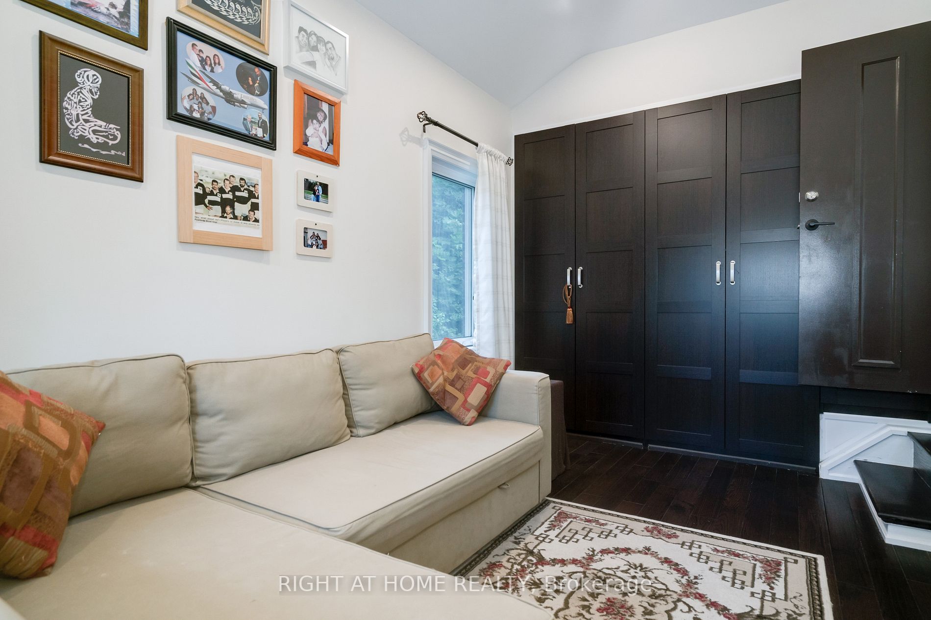 89 Bombay Ave