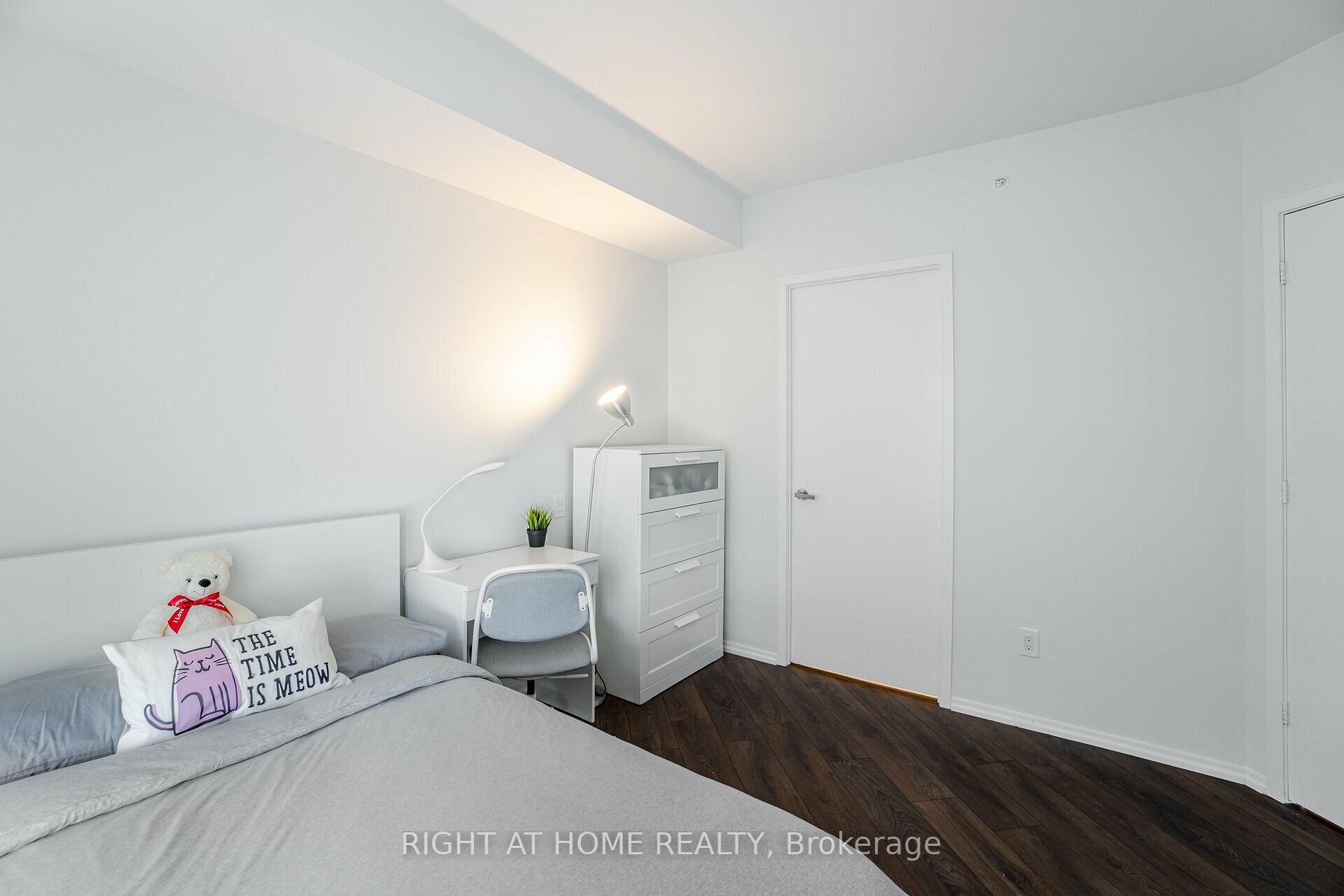 45 Charles Street E, #3910
