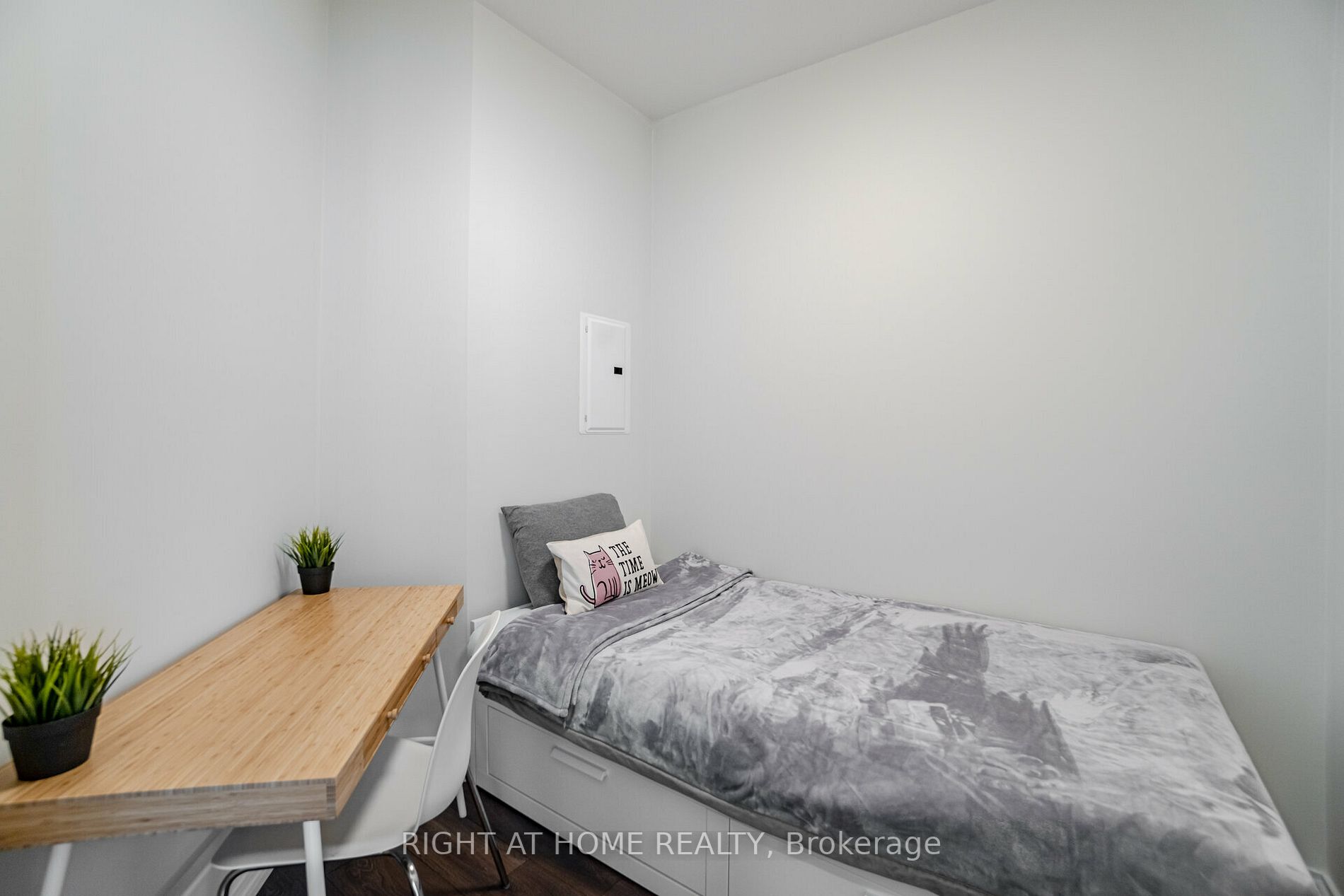 45 Charles Street E, #3910