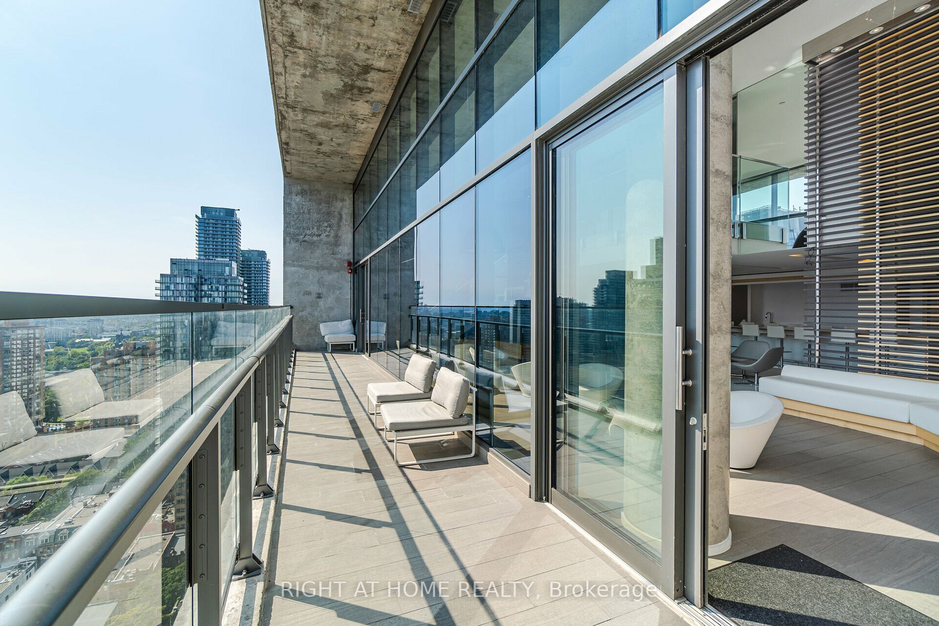 45 Charles Street E, #3910