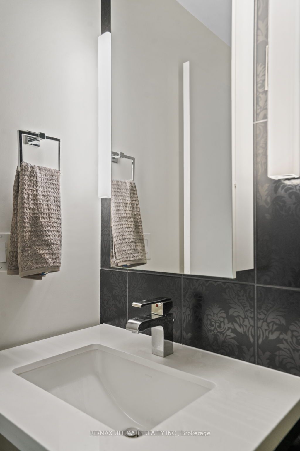 80 John St, #1212