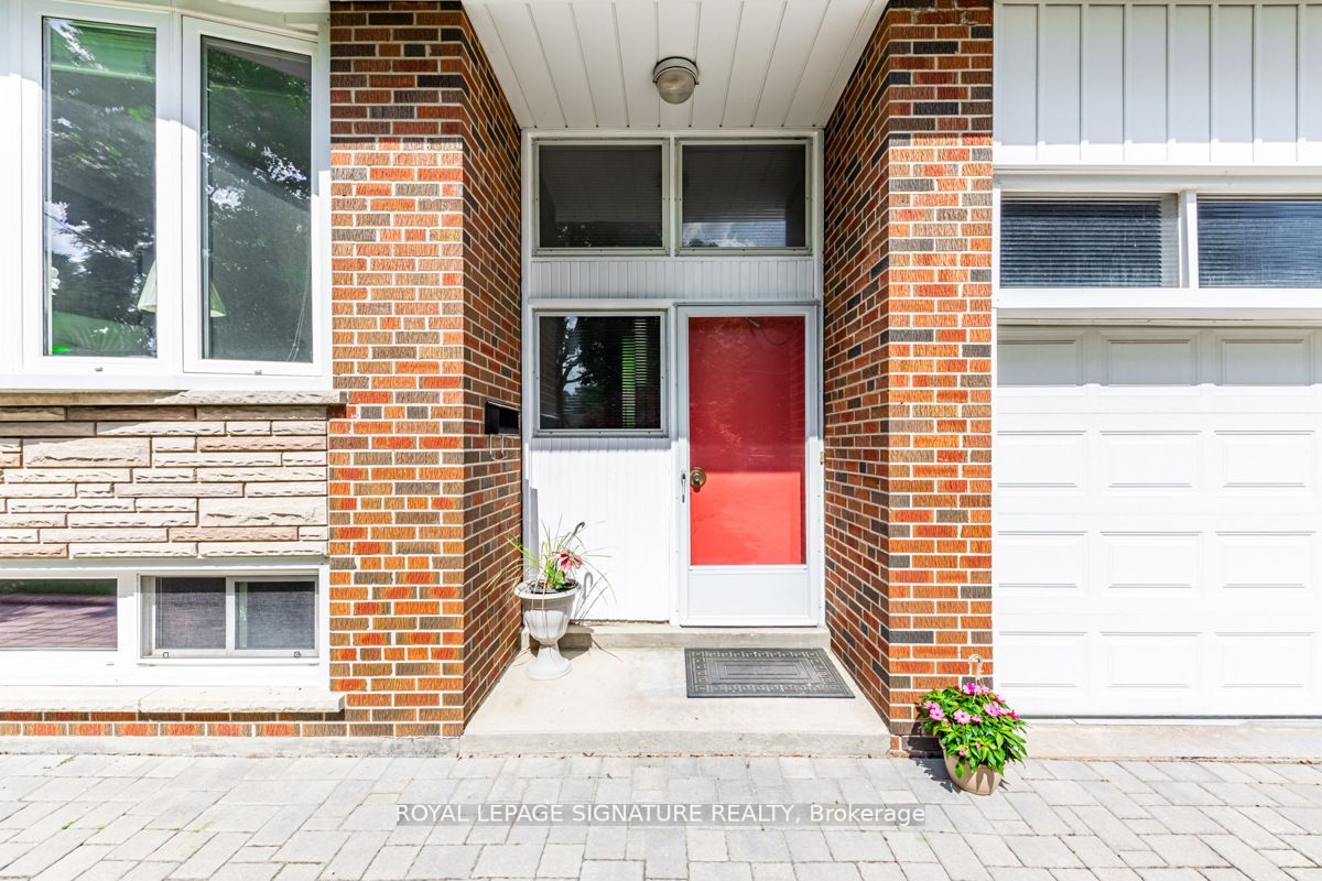 11 Dukinfield Cres