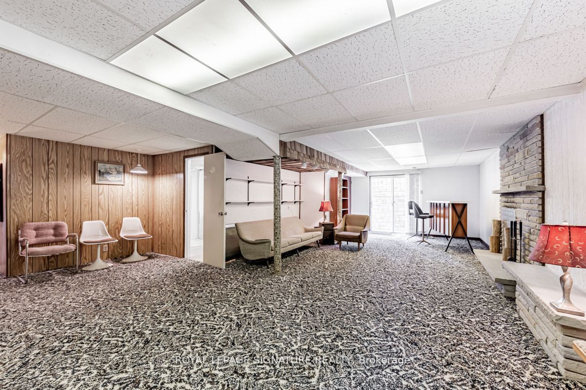 11 Dukinfield Cres