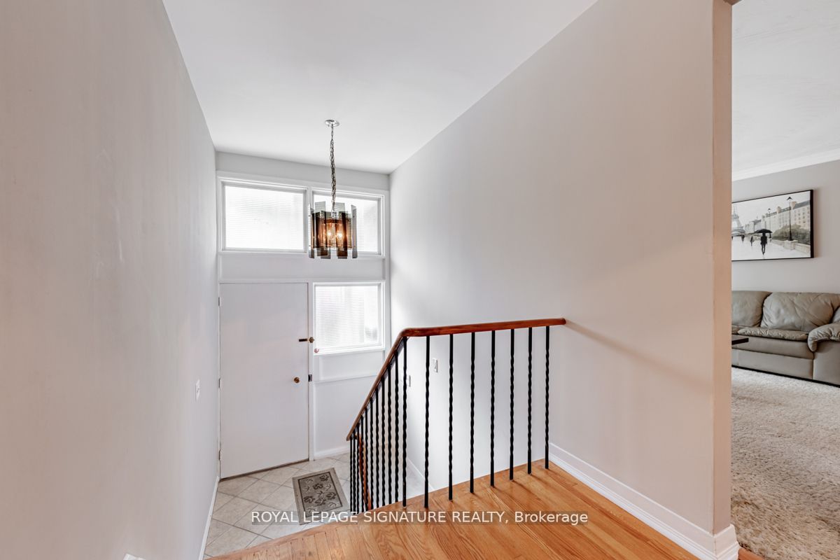 11 Dukinfield Cres
