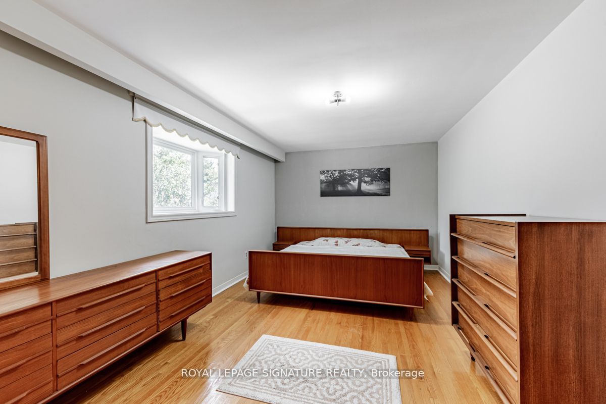 11 Dukinfield Cres