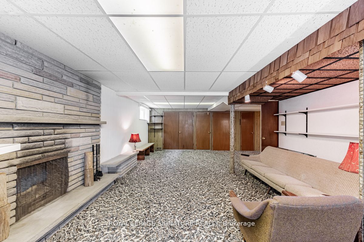11 Dukinfield Cres