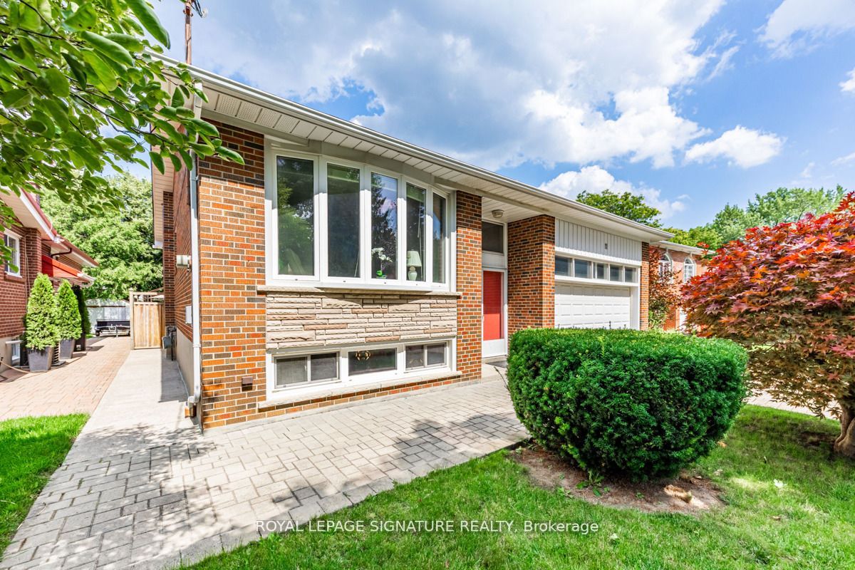 11 Dukinfield Cres